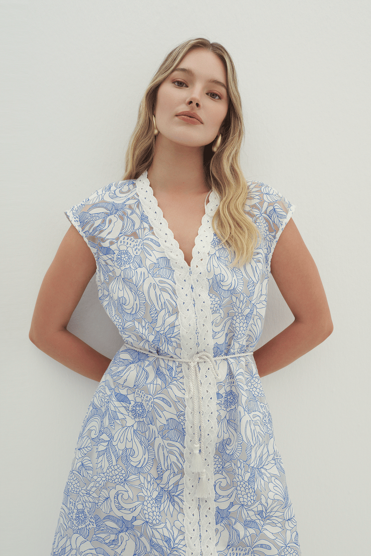 V Yaka Midi Boy Elbise