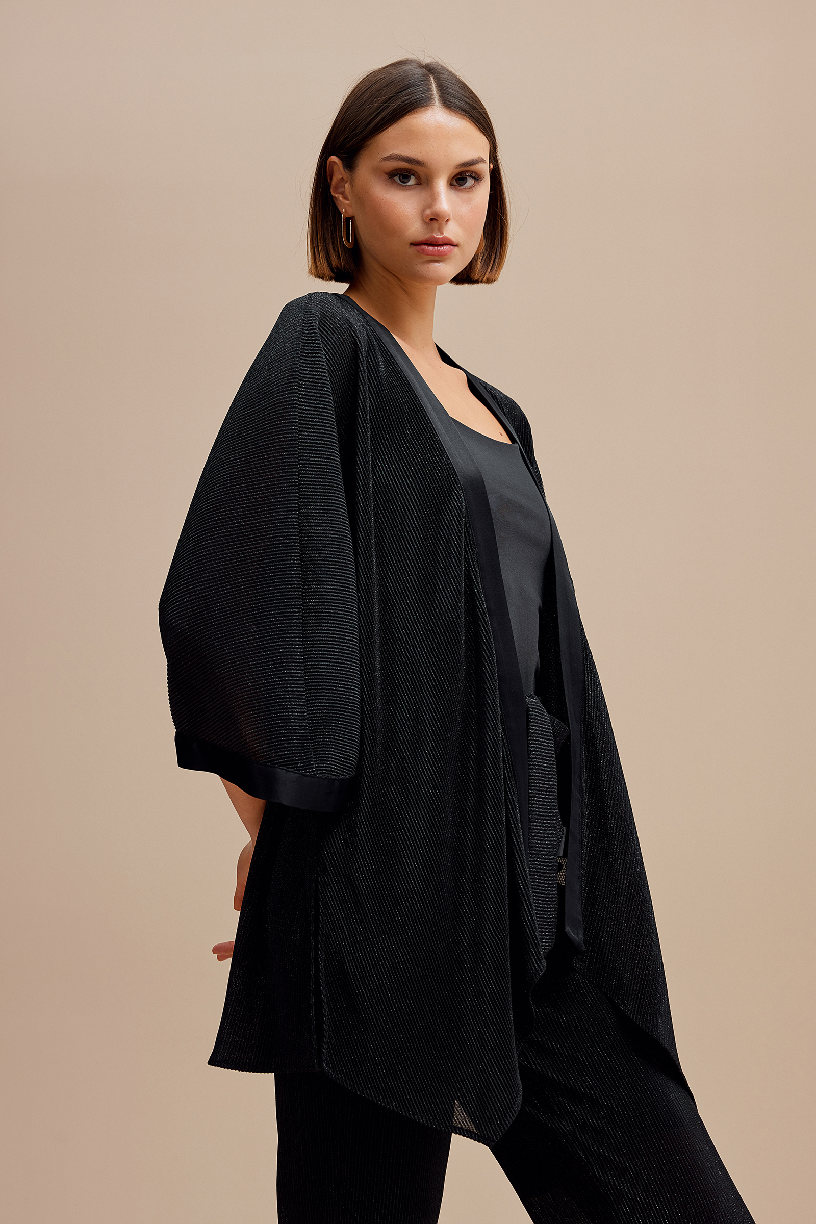 Piliseli Şık Kimono Ceket