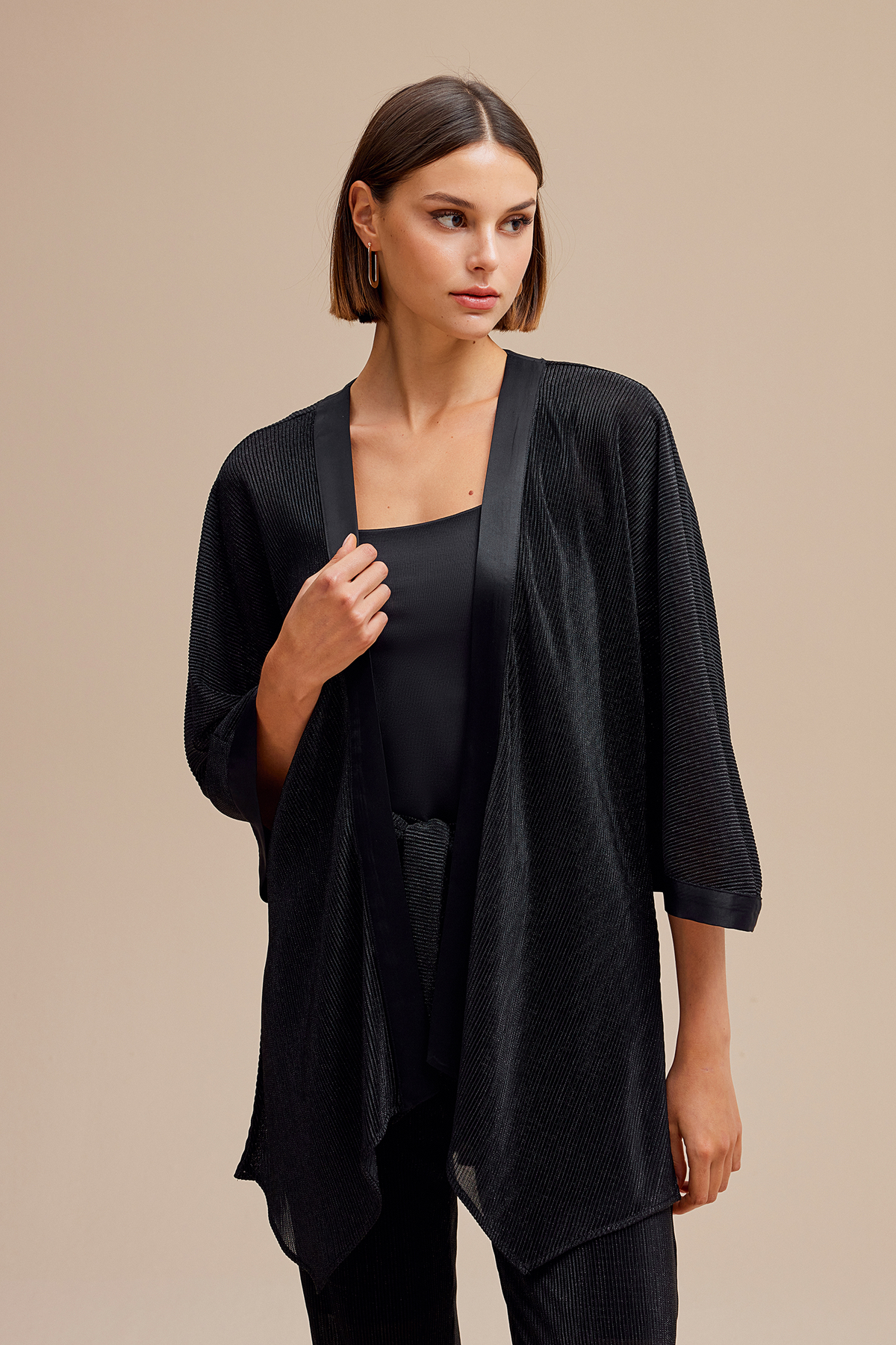 Piliseli Şık Kimono Ceket