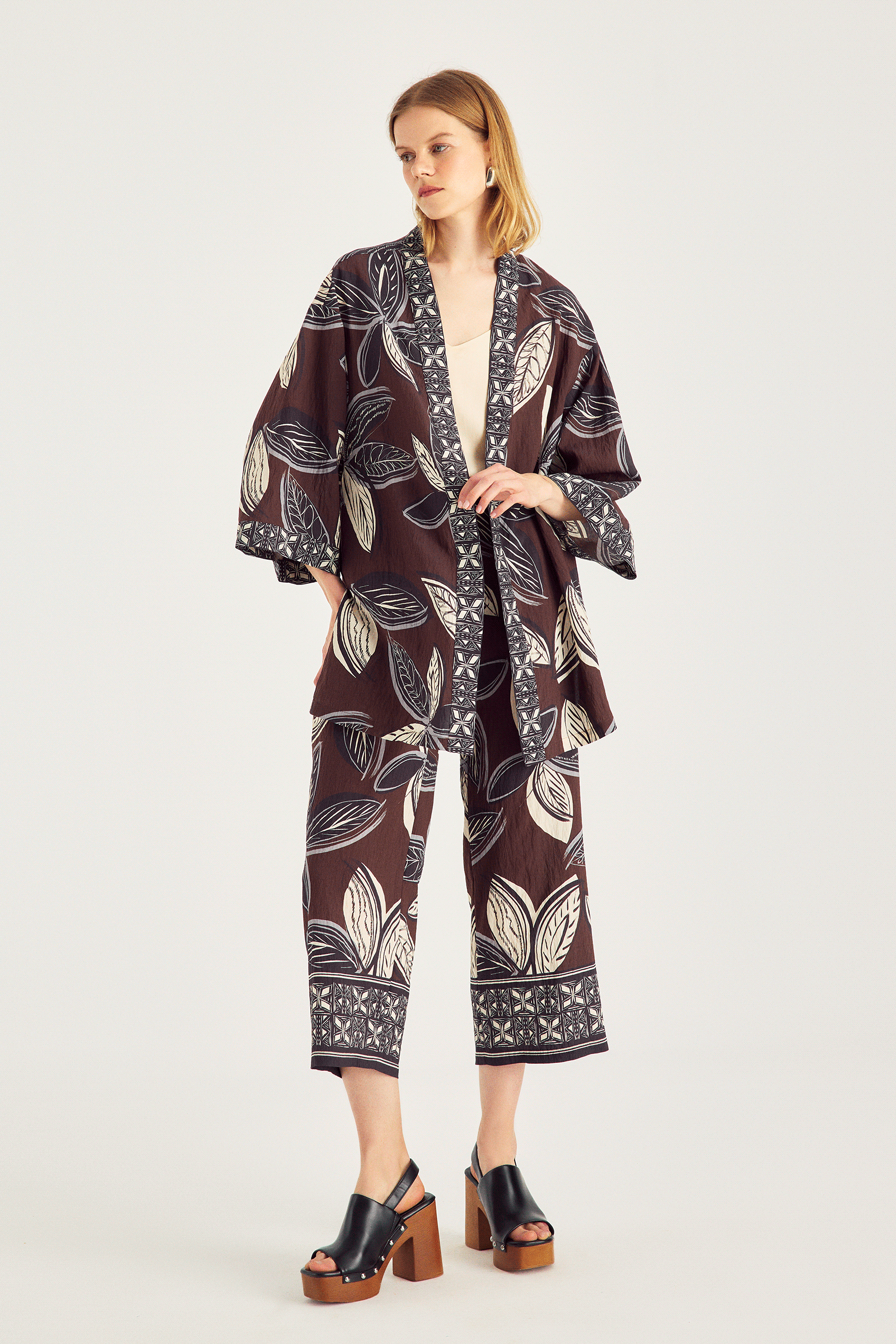 Yaprak Desen Kimono