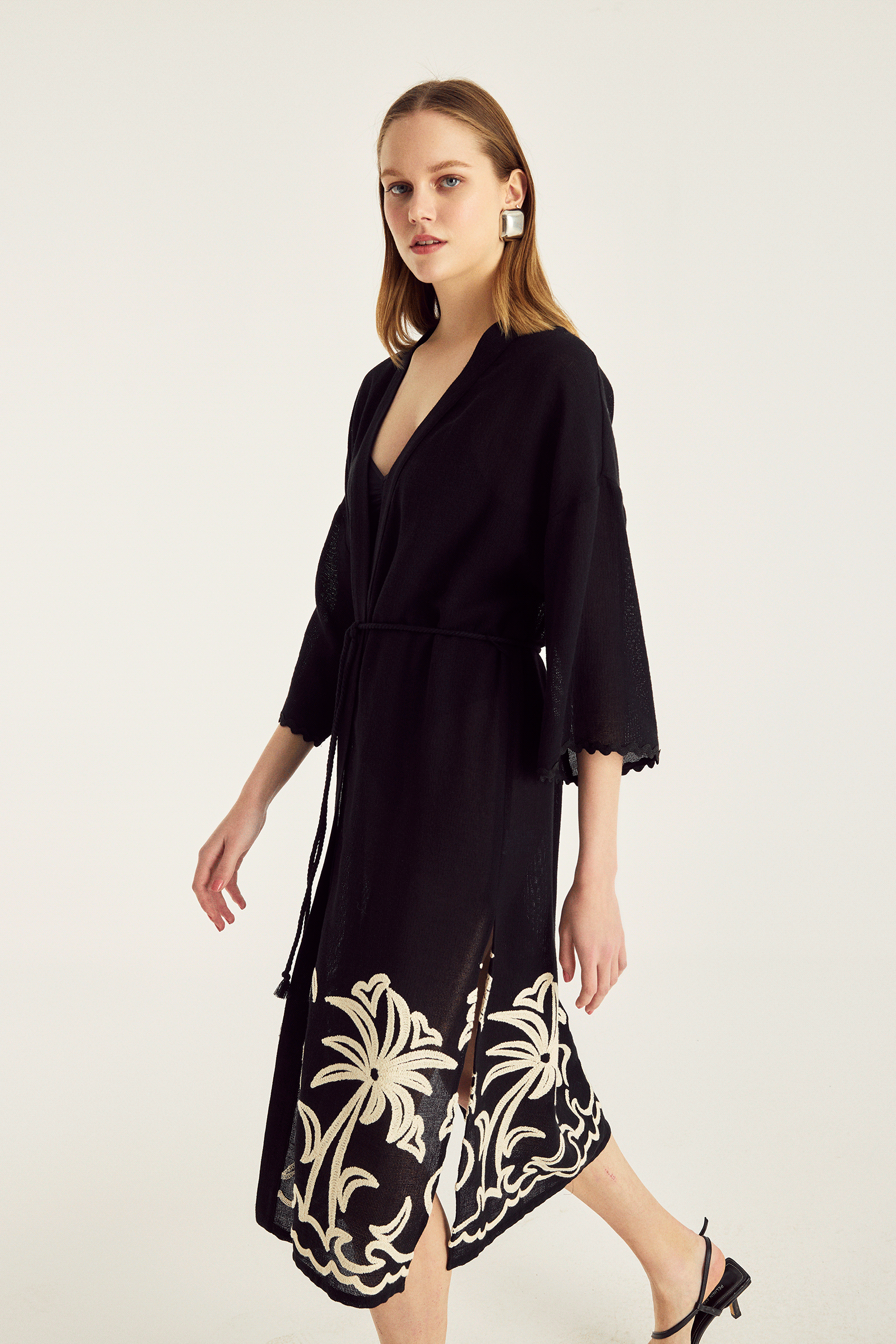 Nakışlı Siyah Kimono