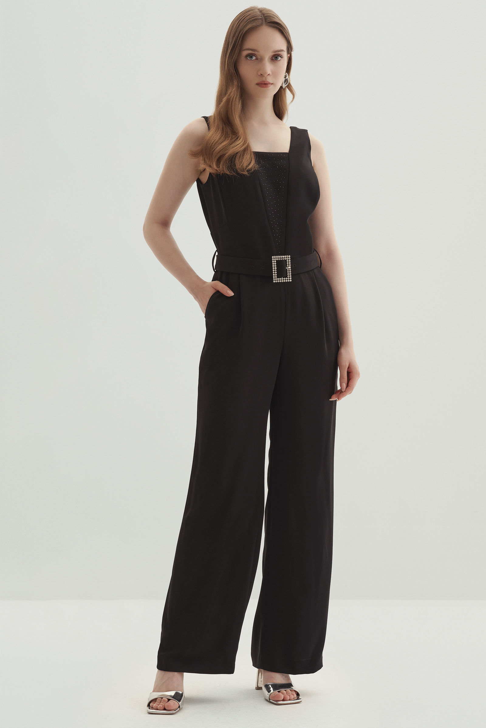 Taş Detaylı Kolsuz Tulum