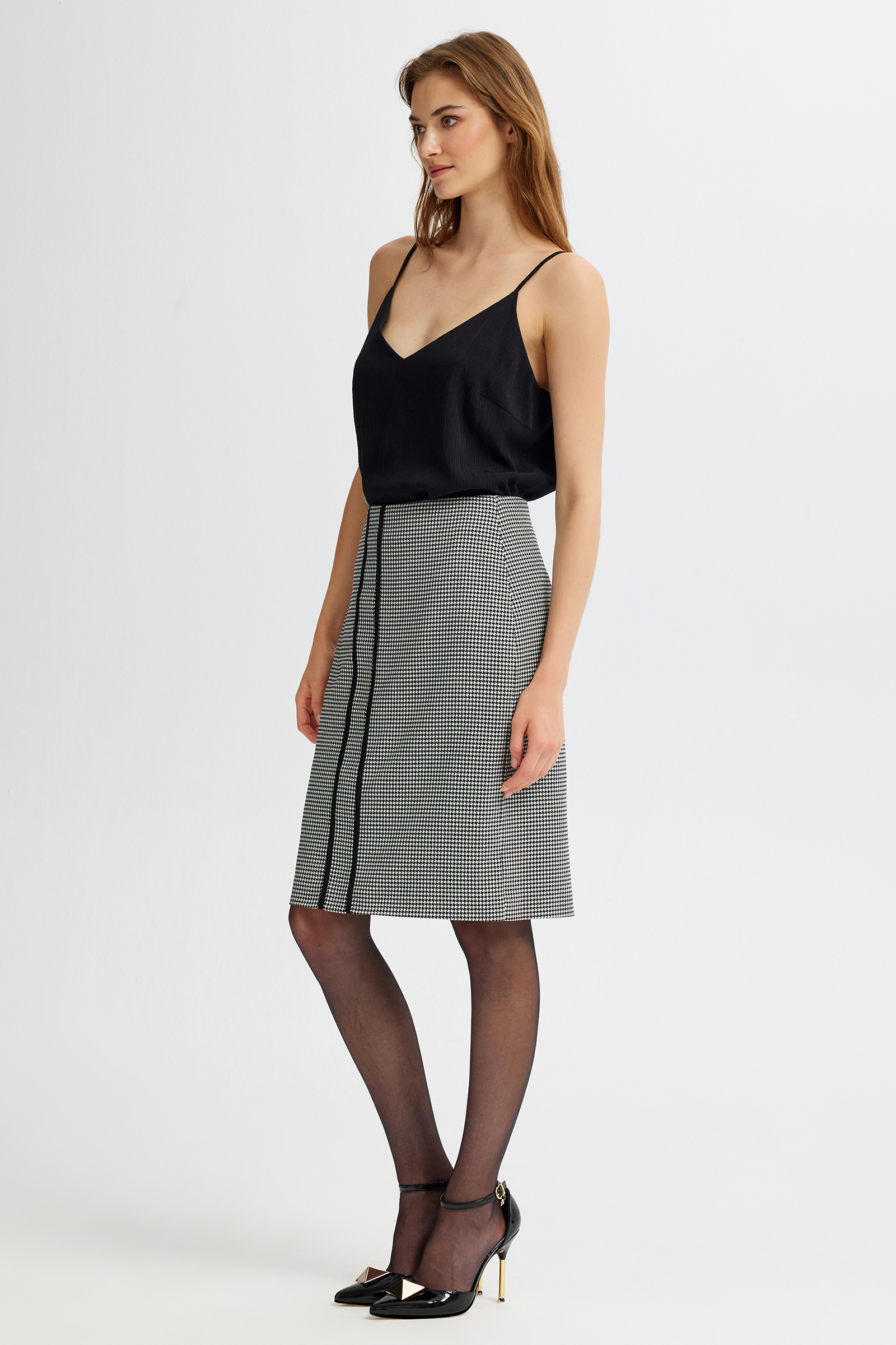 Önü Şerit Detaylı Klasik Etek