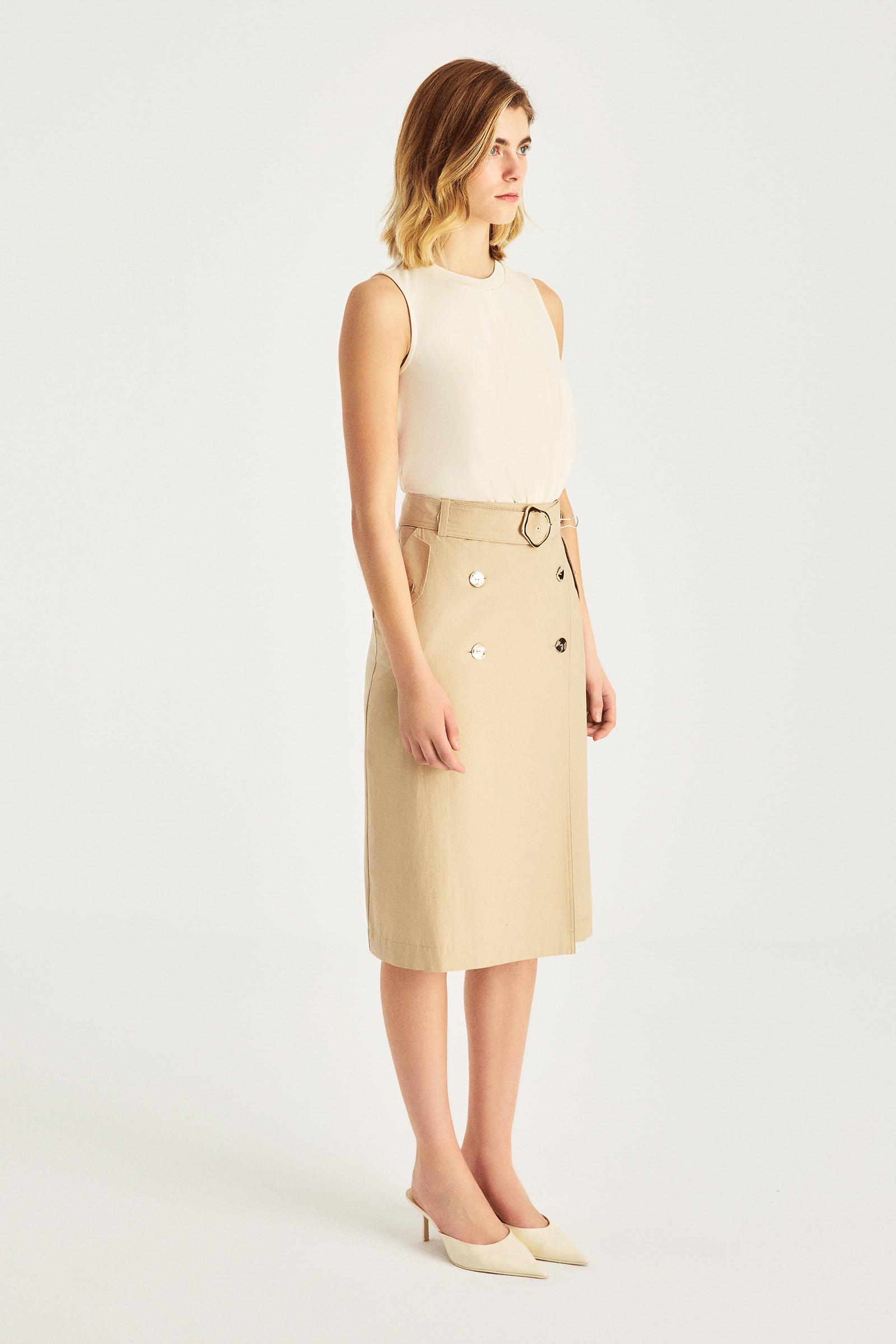 Düğme Detaylı Pileli Midi Boy Etek