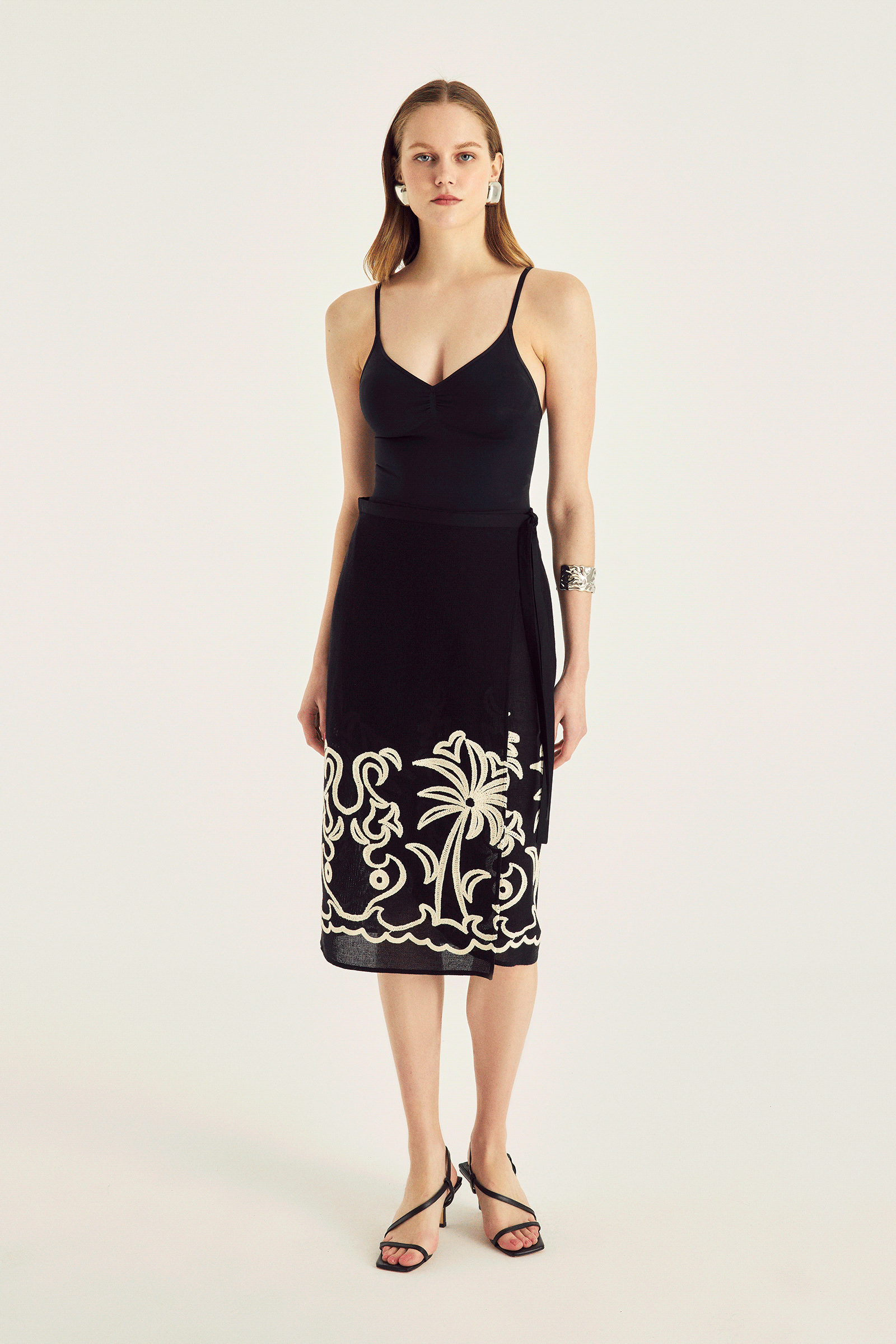 Nakışlı Kruvaze Etek