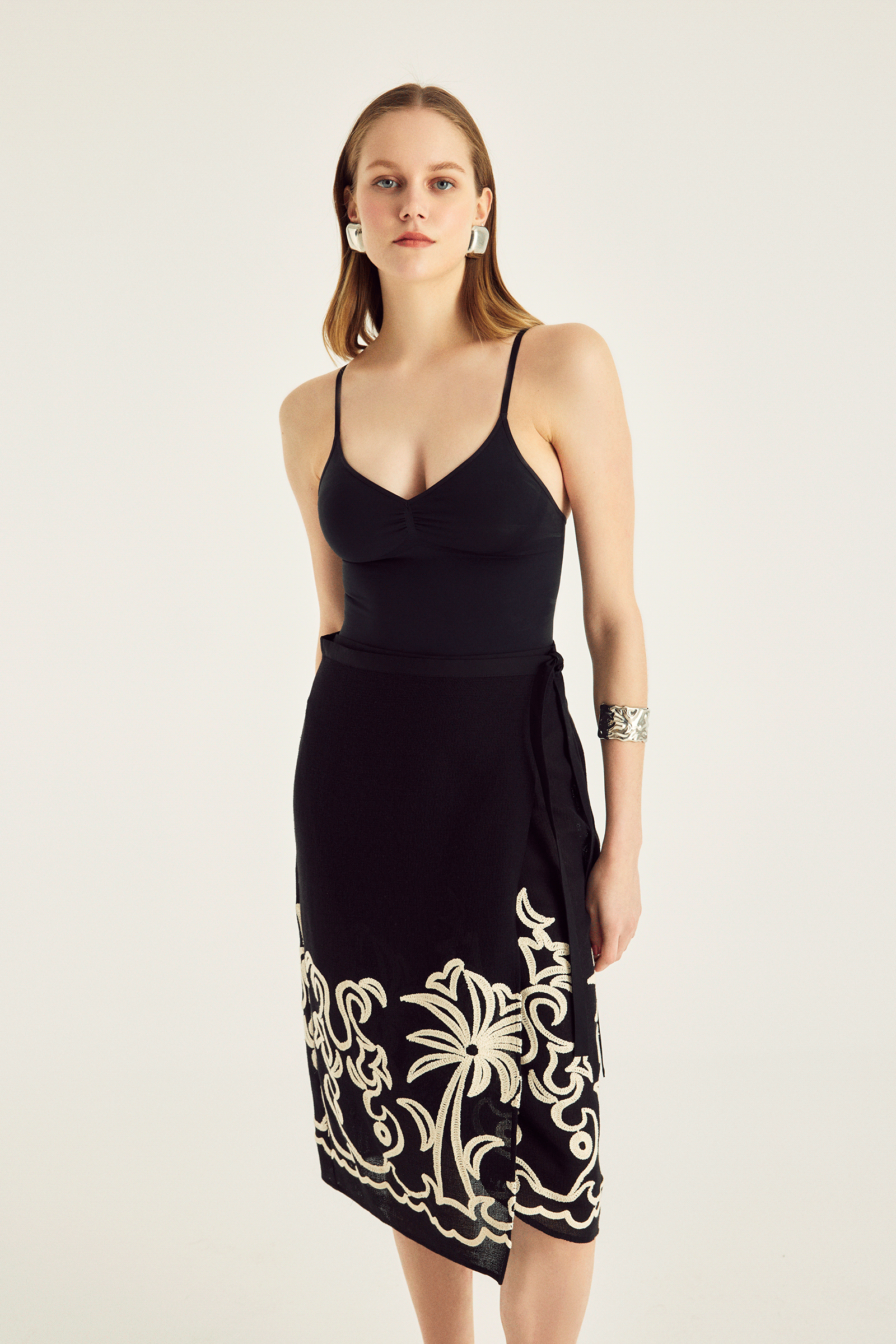 Nakışlı Kruvaze Etek