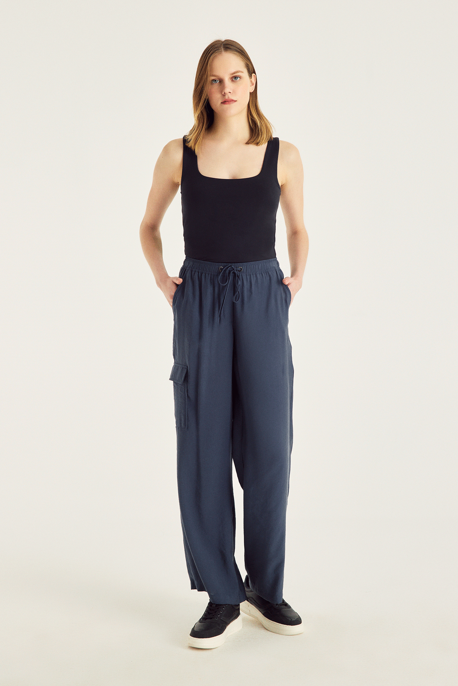 Beli Bağcıklı Spor Pantolon