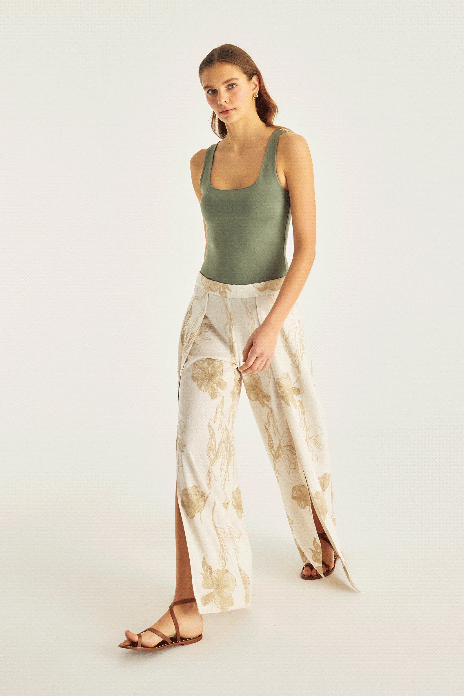 Yırtmaç Detaylı Pantolon