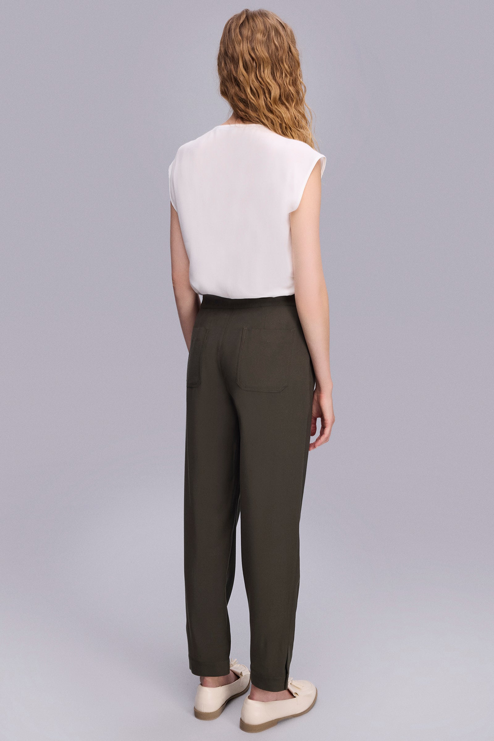 Paçası Düğme Detaylı Havuç Form Pantolon