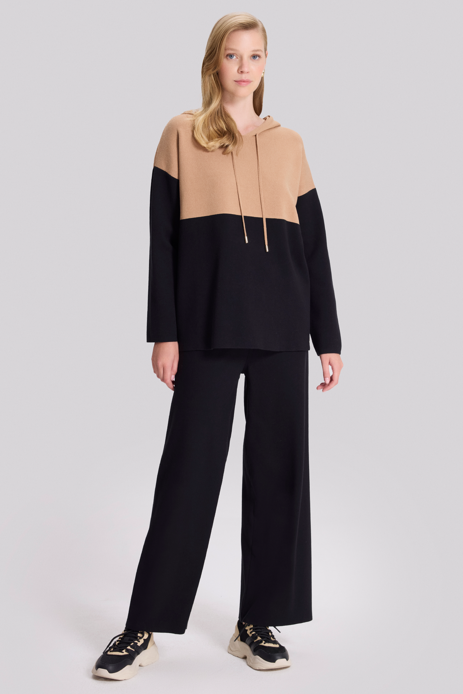 Kapüşonlu Triko Bluz