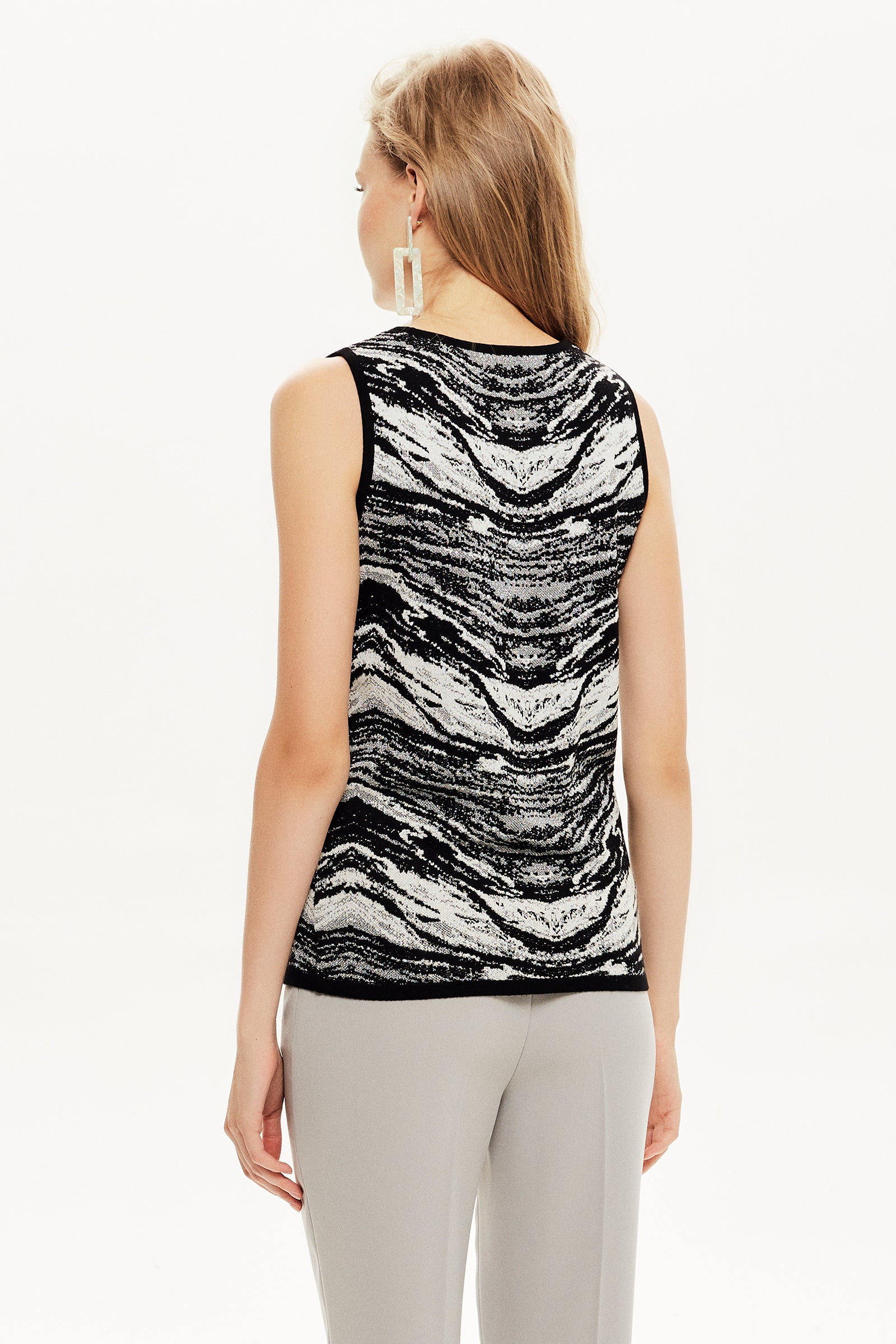 Jakarlı Kolsuz Triko Bluz