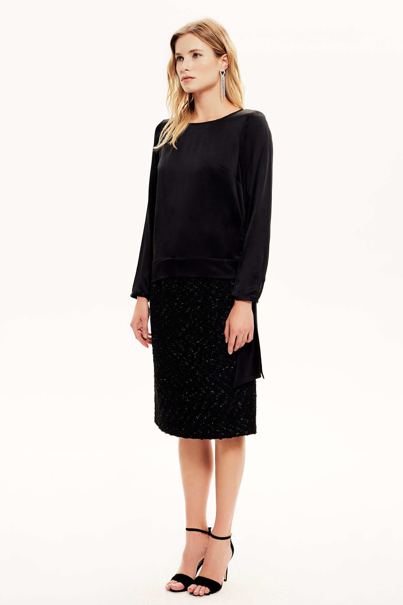 Bağlama Detaylı Saten Bluz