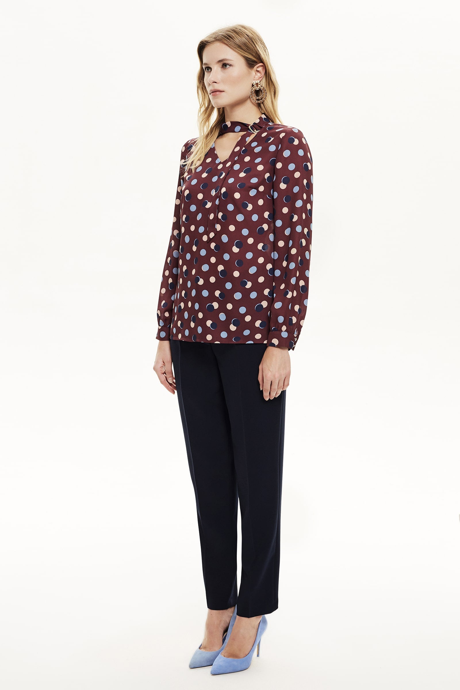 Yakası Kuşaklı Bluz