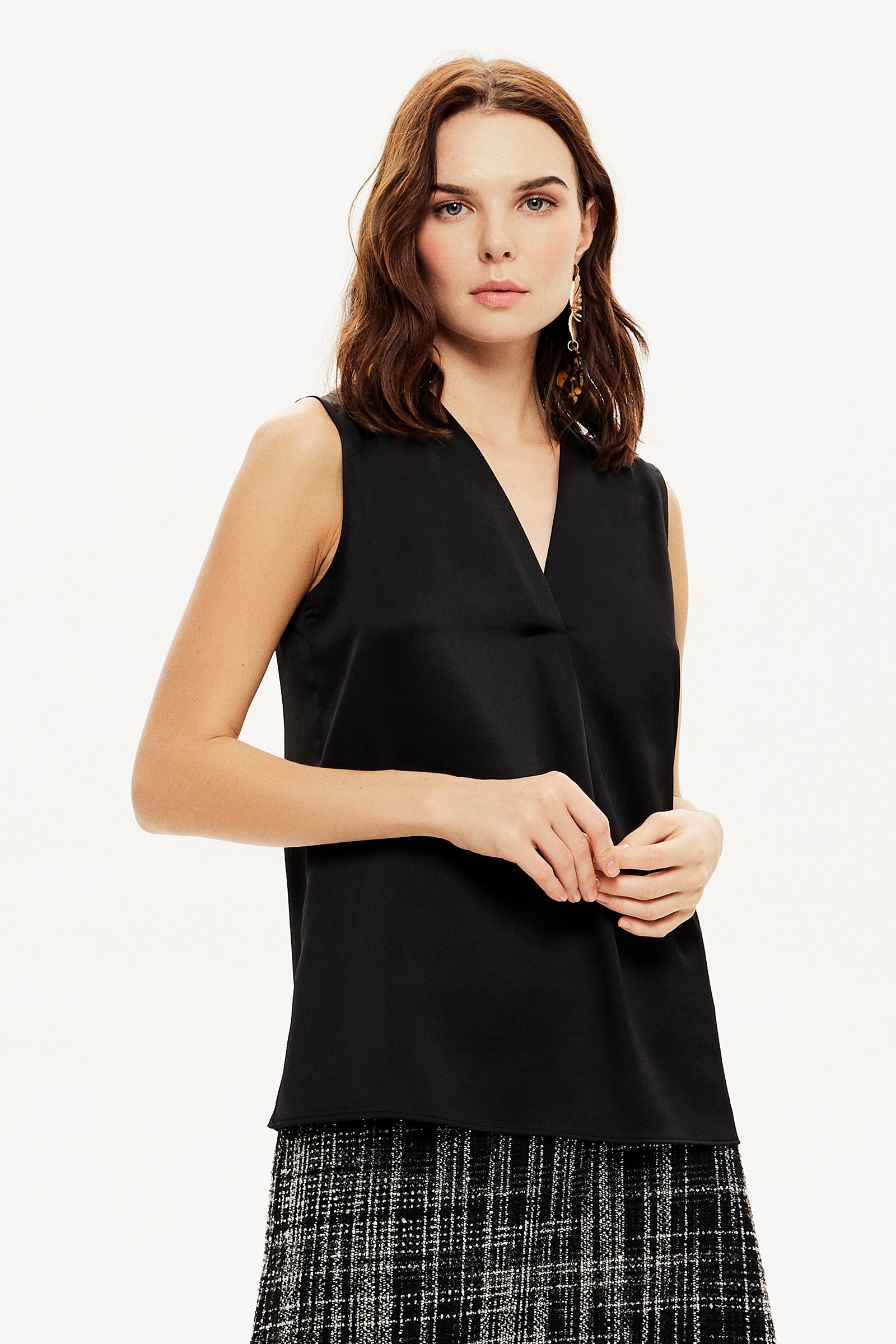 Önü Pileli Kolsuz Pudra Bluz