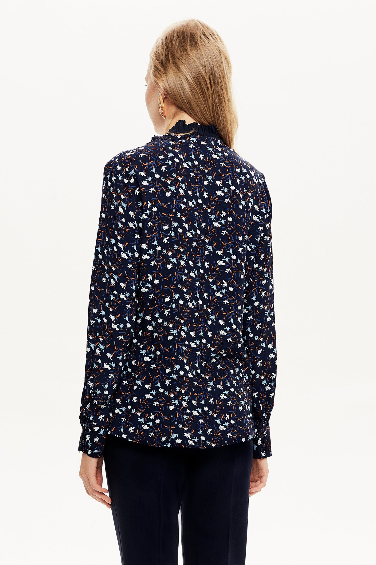 Pilise Detaylı Yarım Patlı Bluz