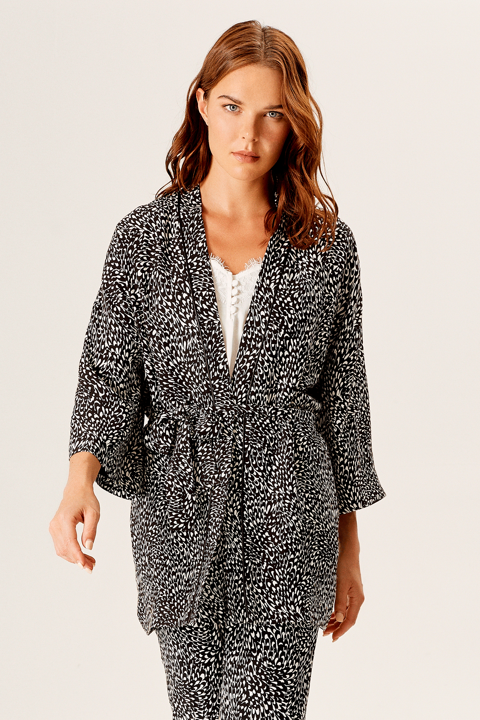 Kuşaklı Truvakar Kol Kimono Ceket