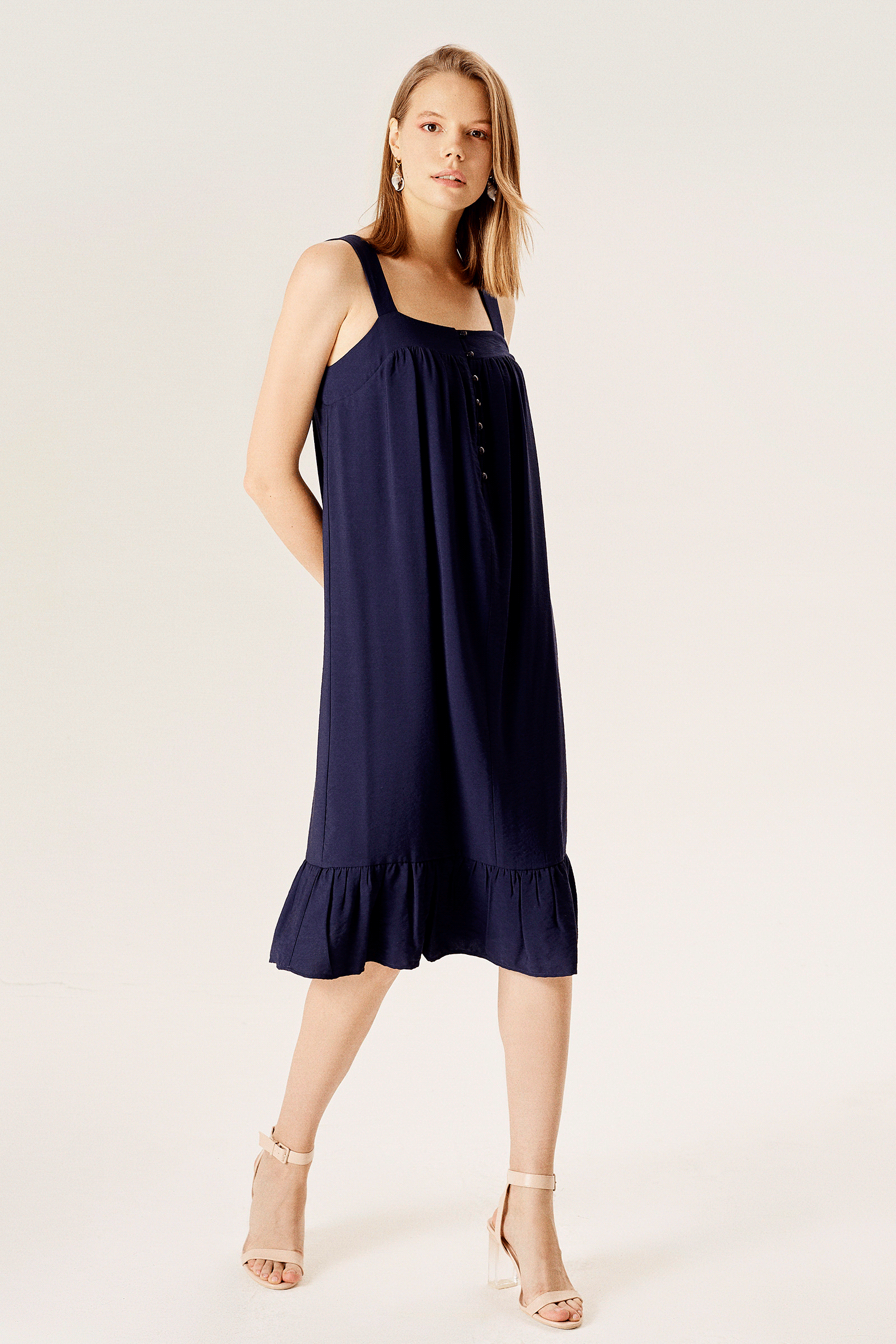 Askılı Etekleri Fırfrlı Gömlek Elbise