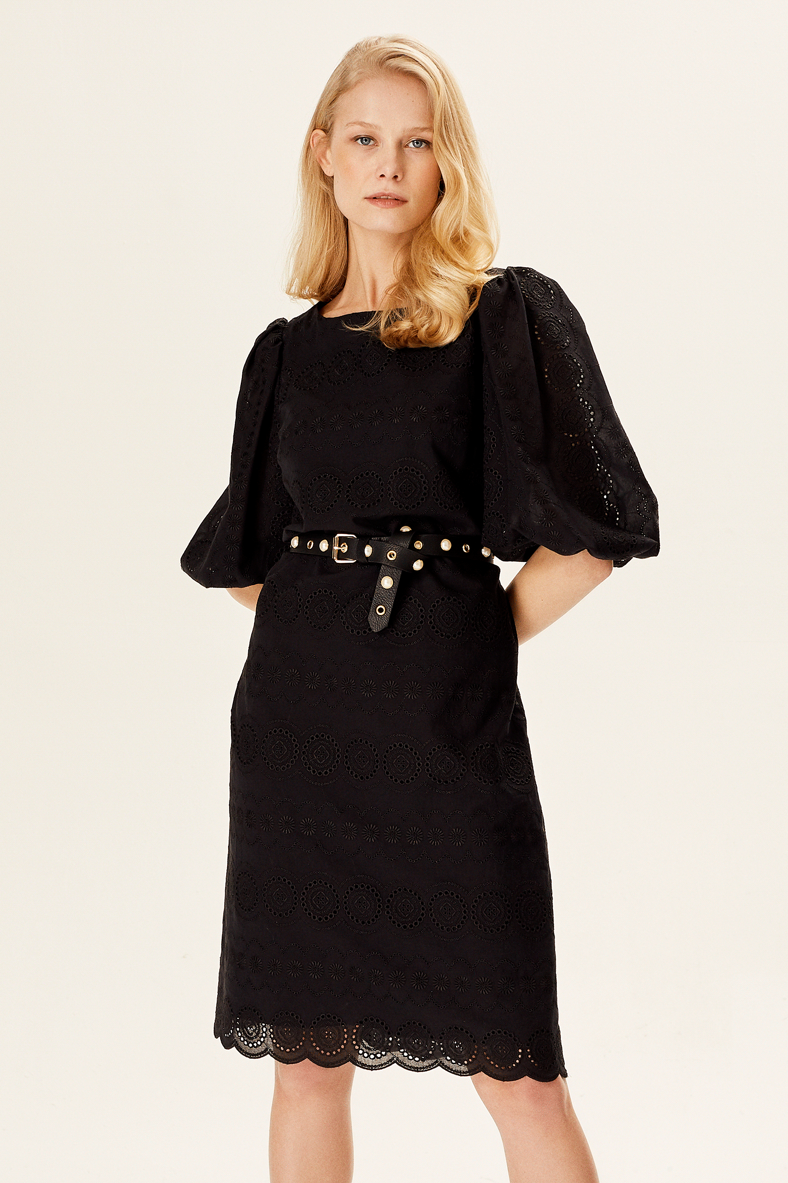 Balon Kollu Brode Elbise