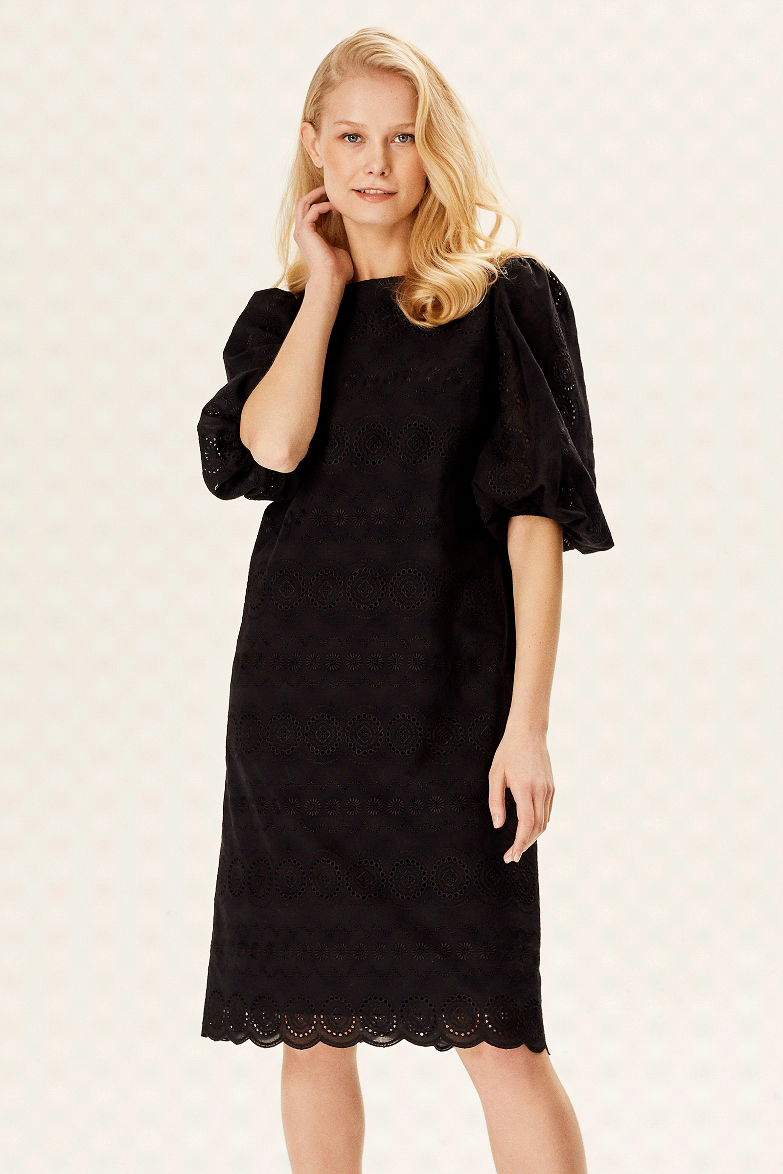 Balon Kollu Brode Elbise