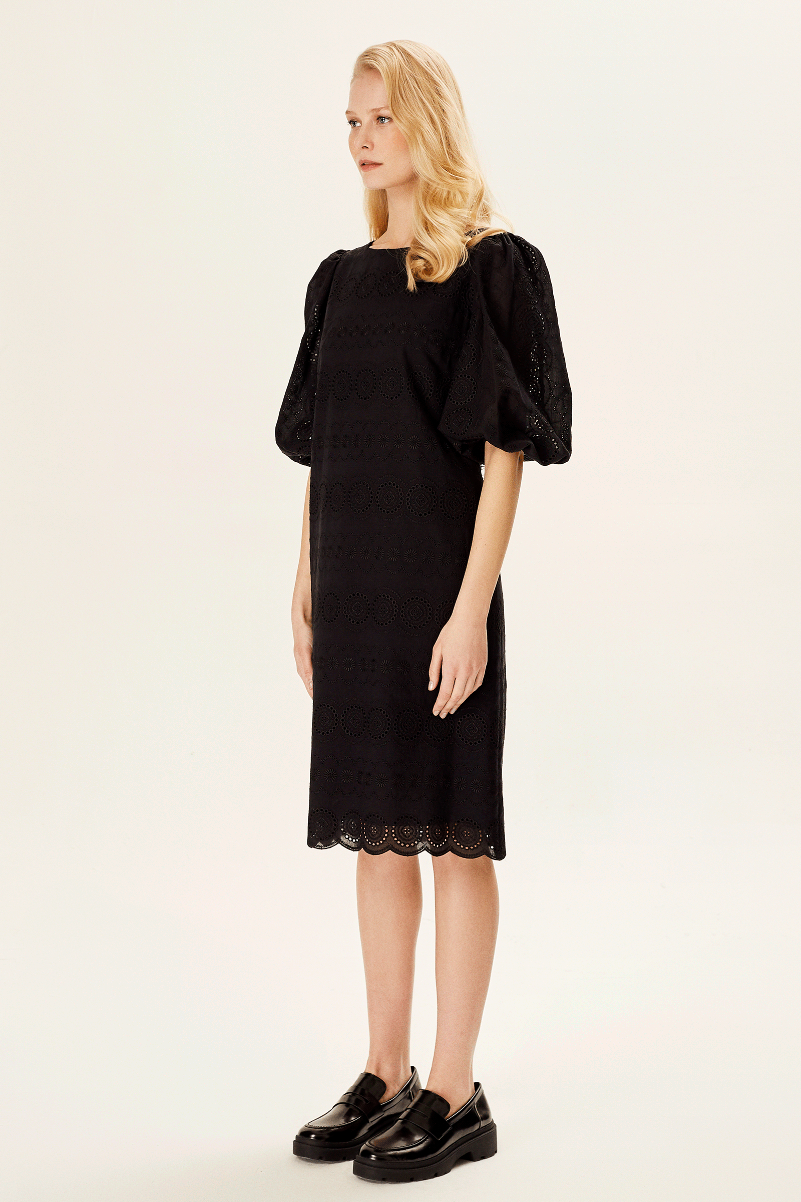 Balon Kollu Brode Elbise