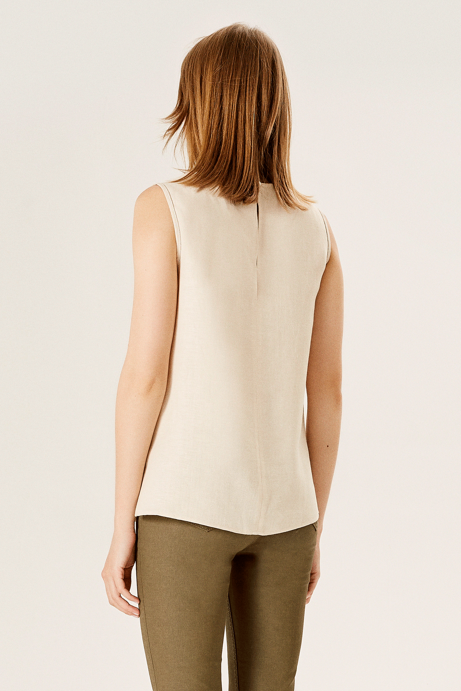 Yaka Detaylı Keten Bluz