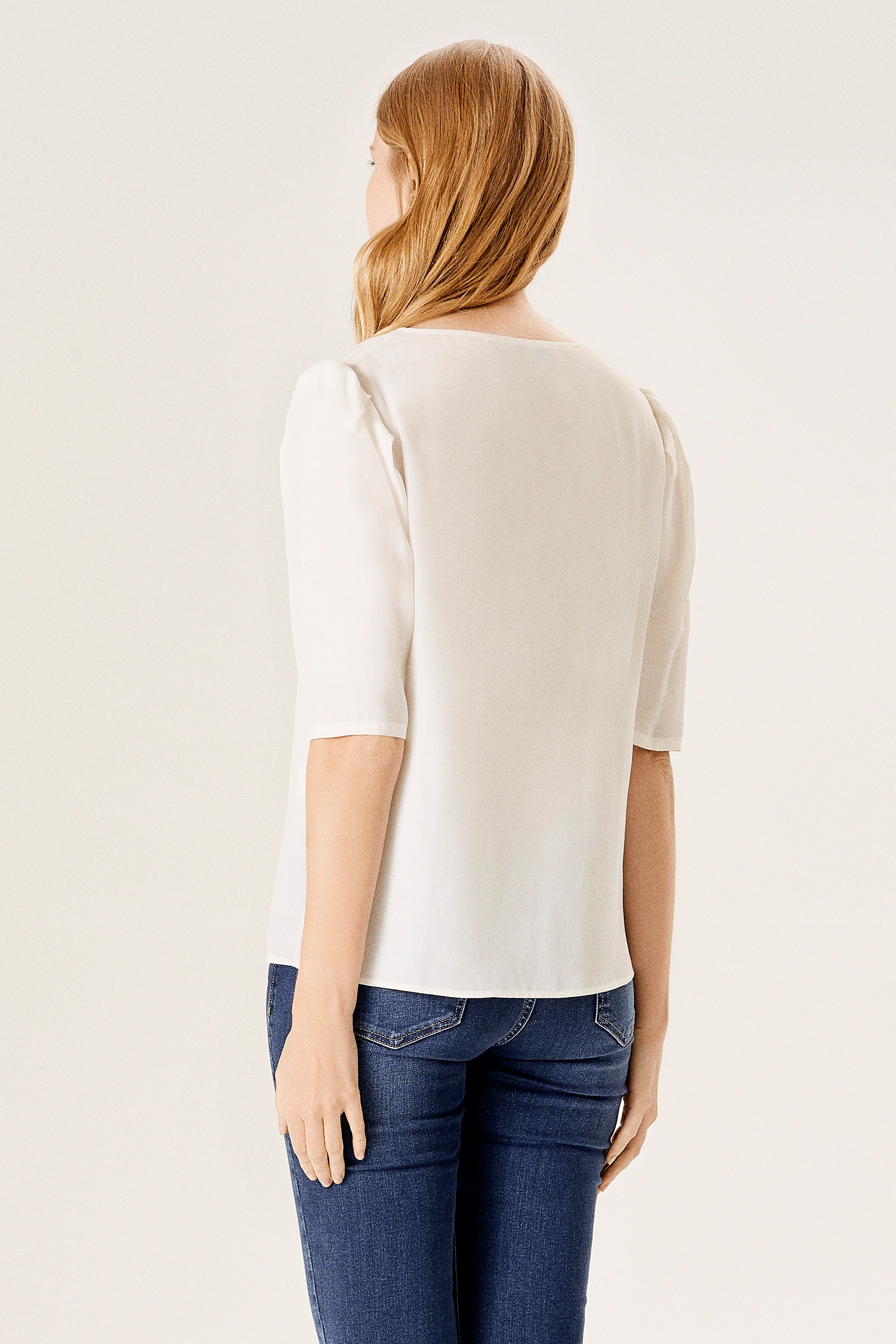 Kolu Büzgülü V Yaka Bluz Modeli