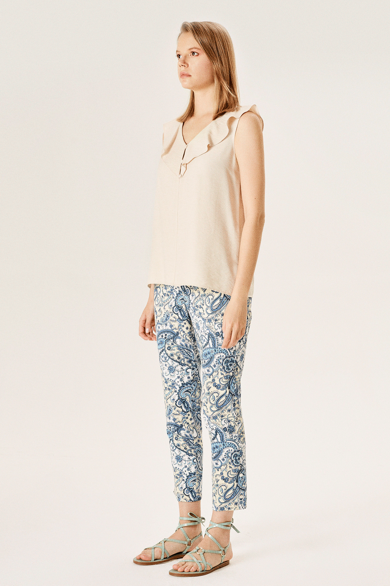 Fırfır Detaylı Bluz