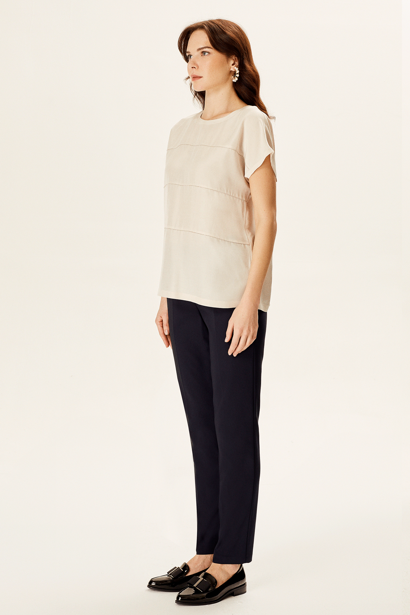 Zincir Aksesuarlı Düşük Kollu Bluz