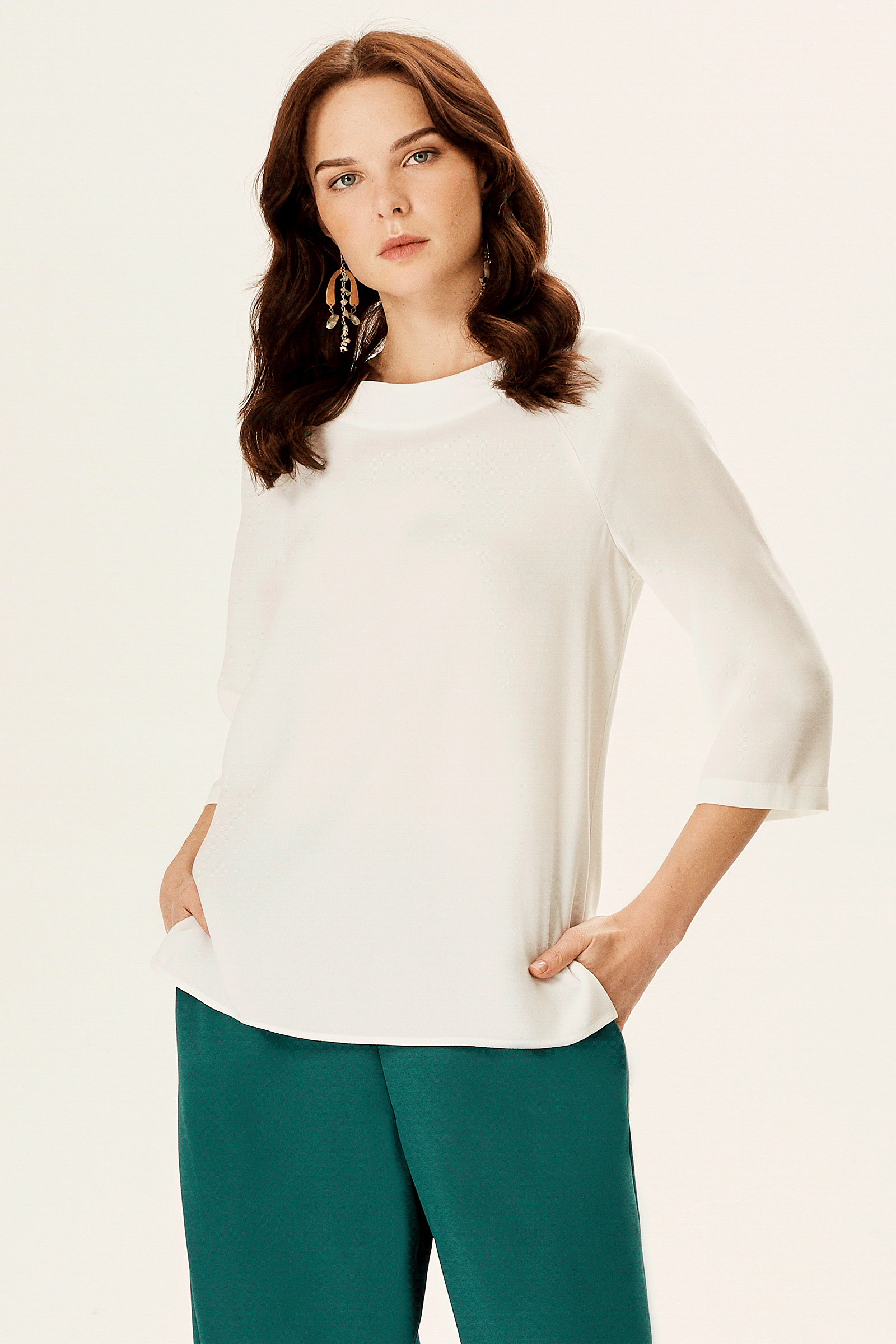 Yanı Yırtmaçlı Arkası Uzun Bluz