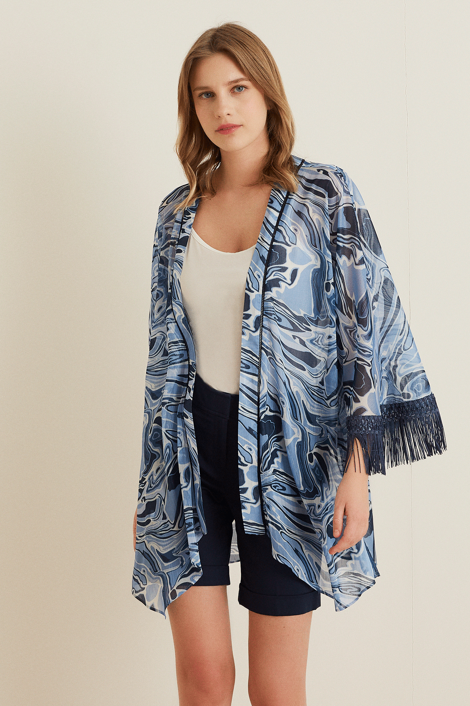 Kolları Püsküllü Asimetrik Kimono