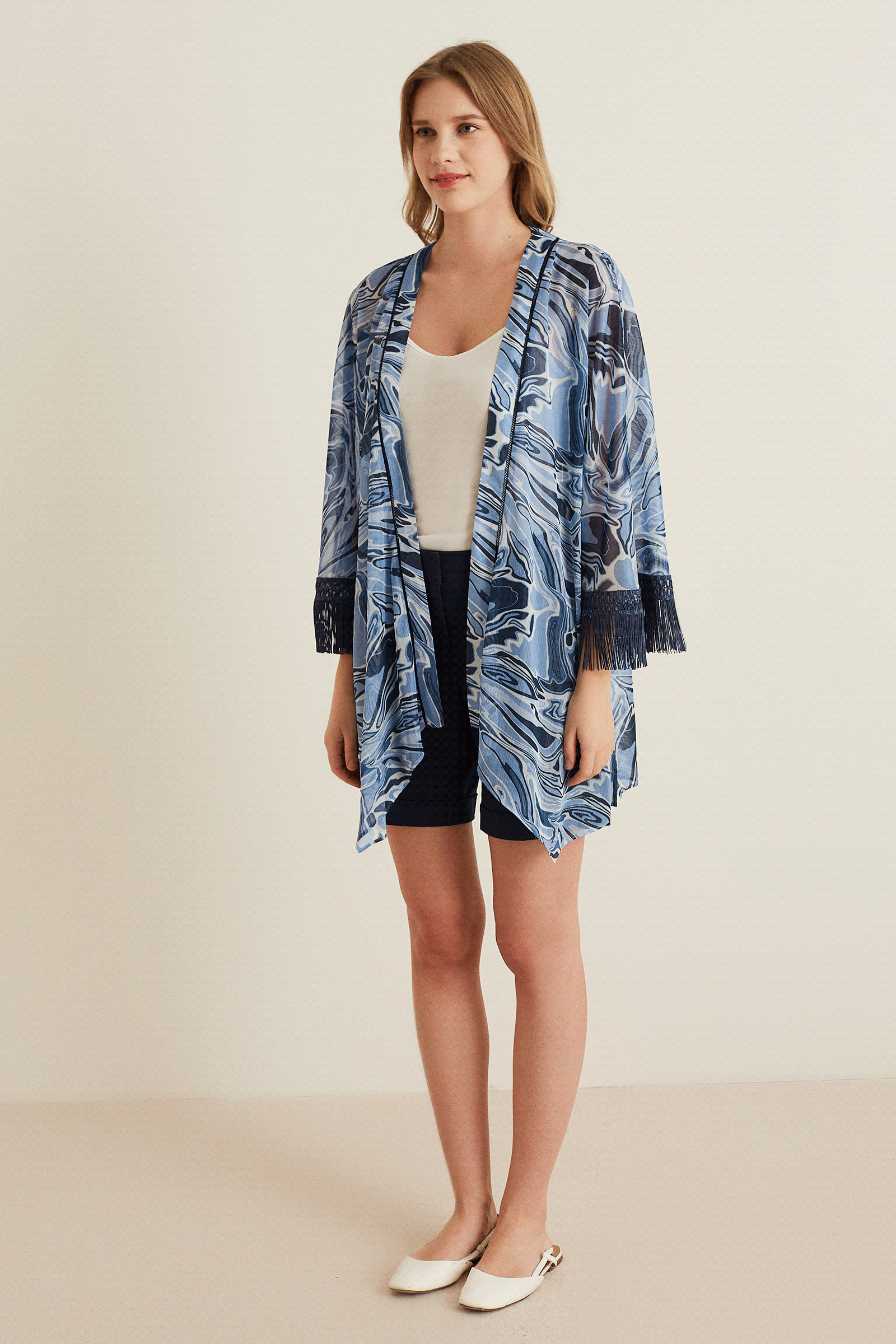 Kolları Püsküllü Asimetrik Kimono