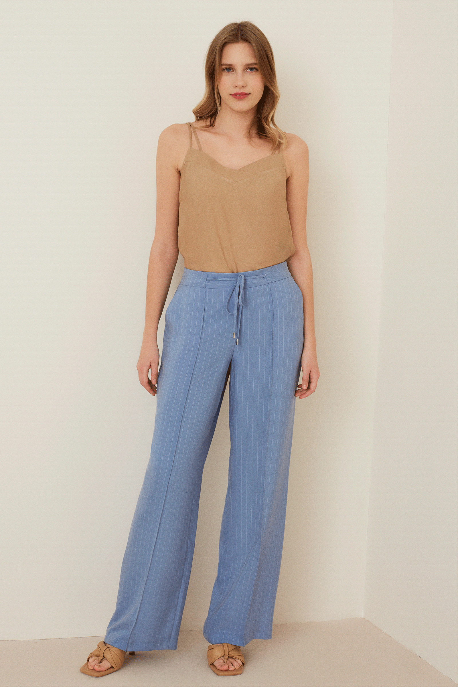 Bol Paça Beli Bağcıklı Pantolon