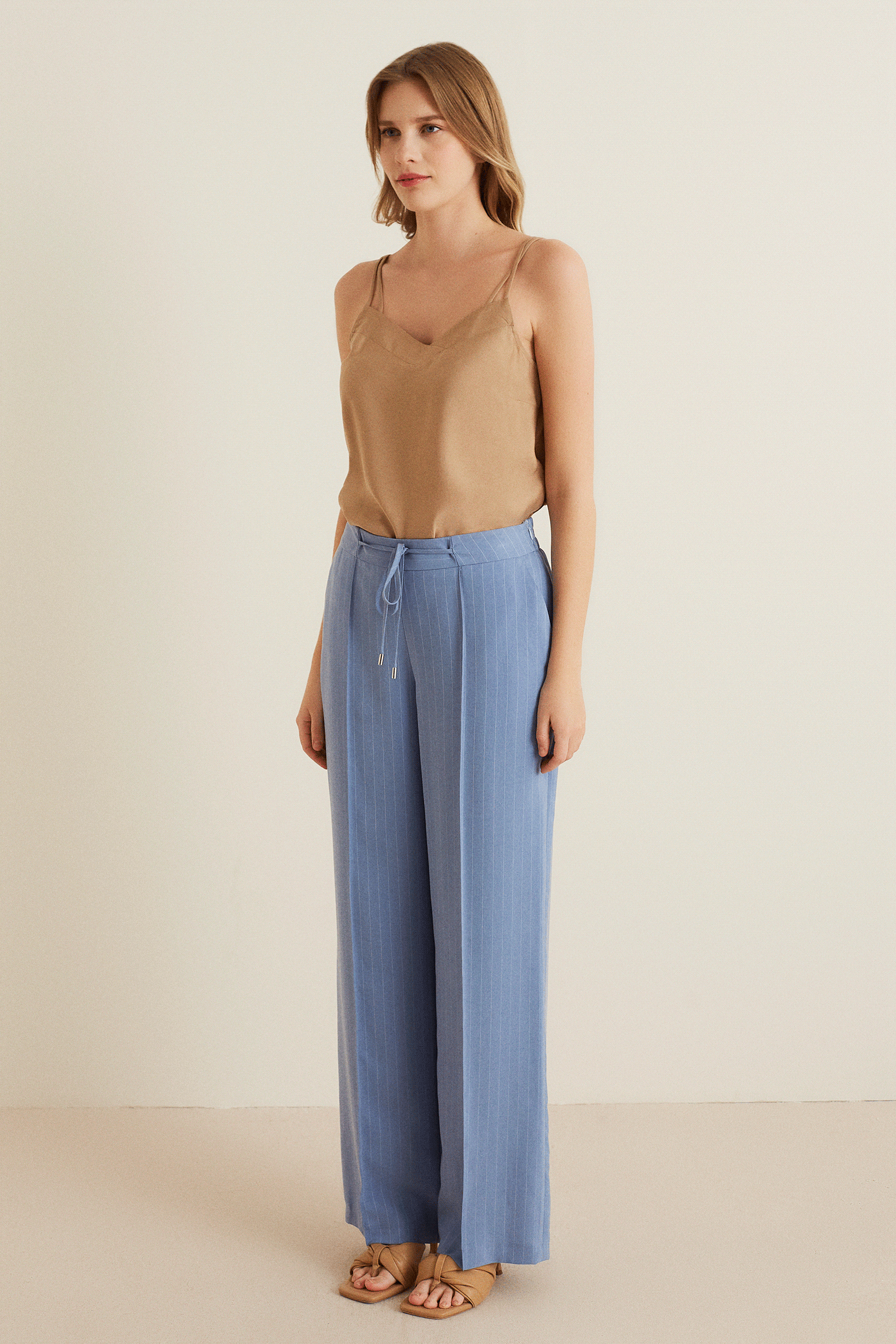 Bol Paça Beli Bağcıklı Pantolon