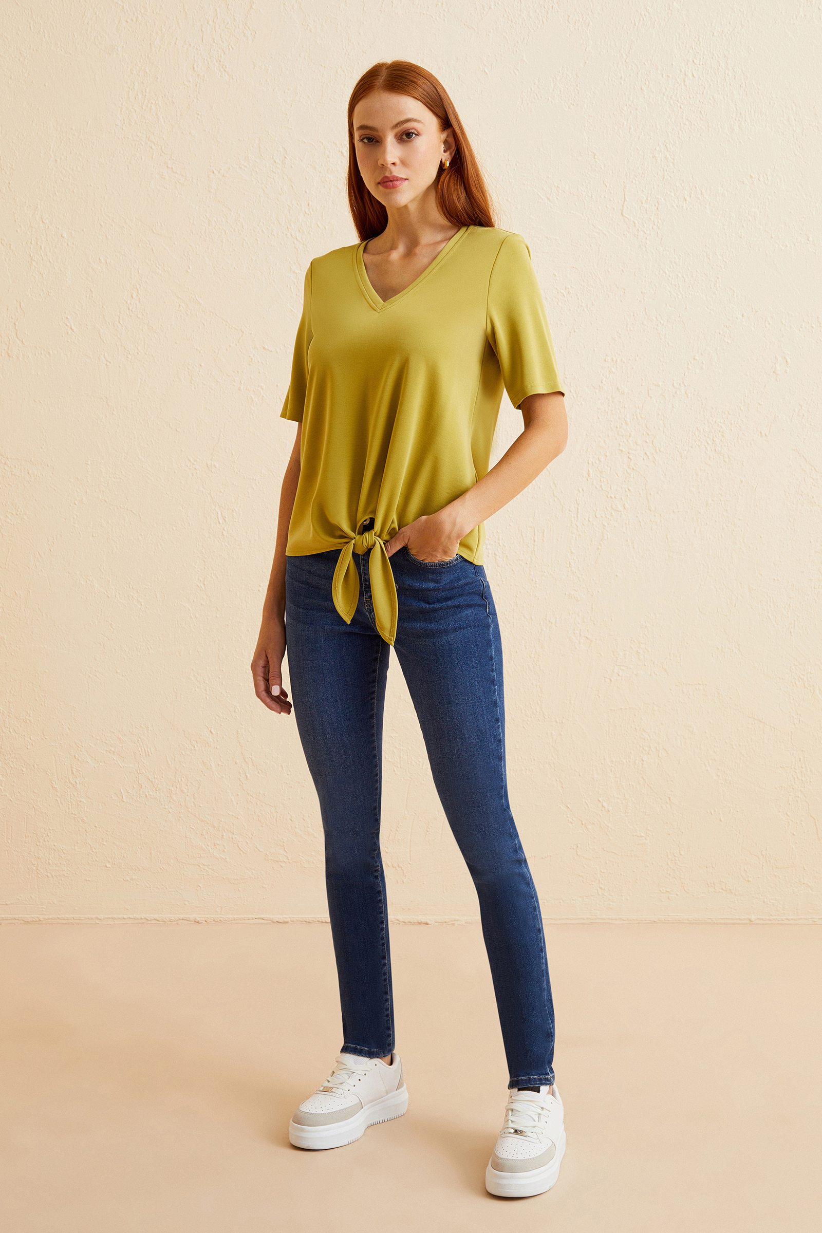 Önü Bağlamalı Örme Bluz