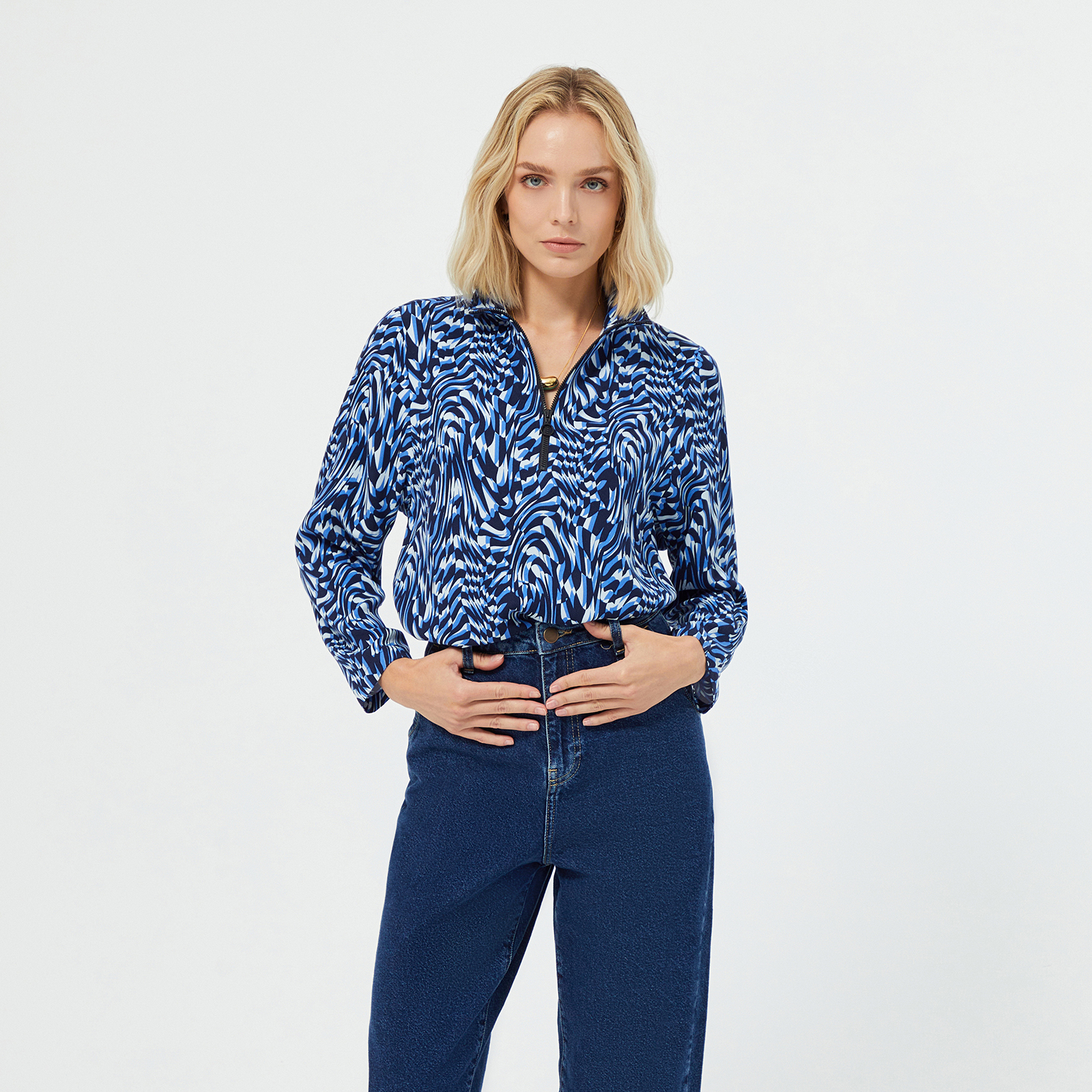 Dik Yakalı Fermuarlı Bluz