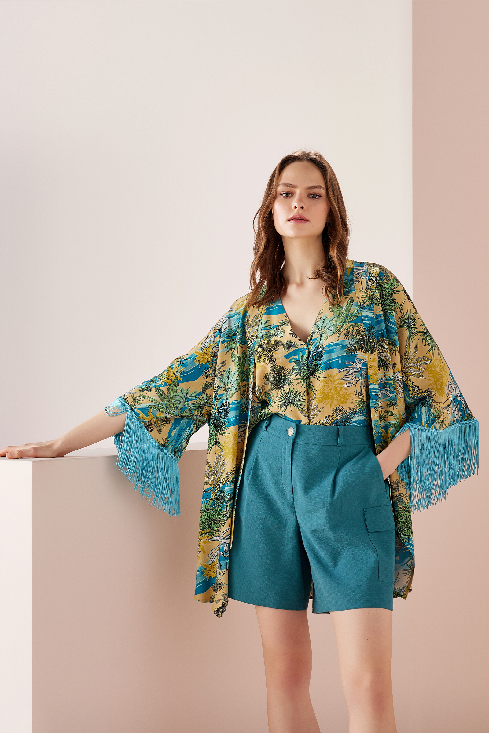 Püskül Detaylı Kimono