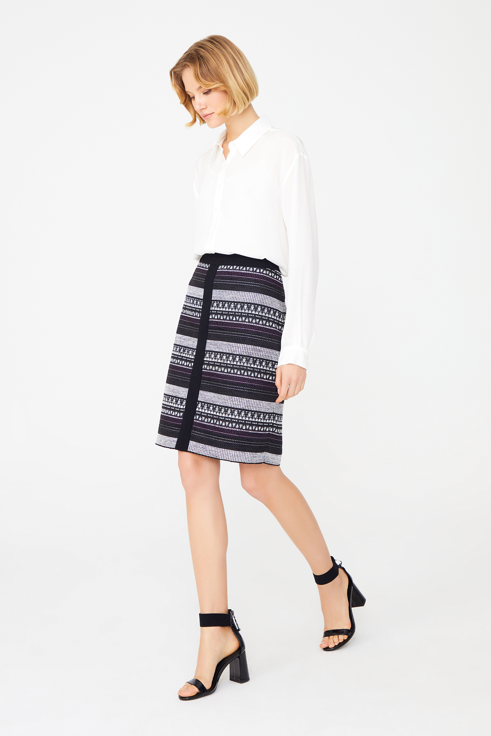 Dokulu Şerit Detaylı Etek