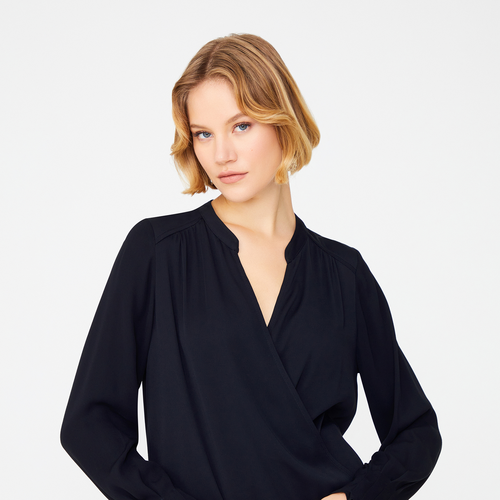 Kol Detaylı Kruvaze Bluz