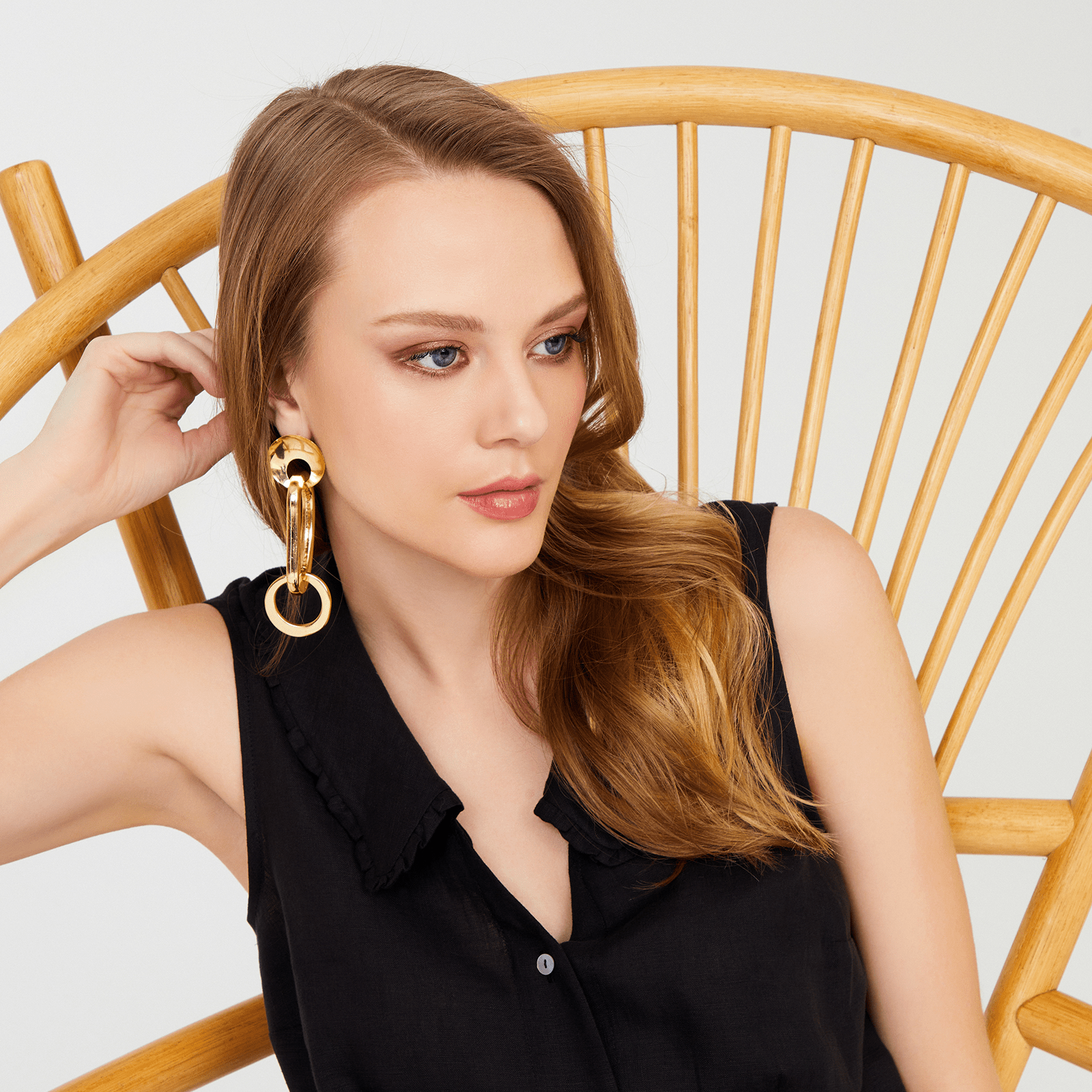 Yaka Detaylı Kolsuz Keten Gömlek