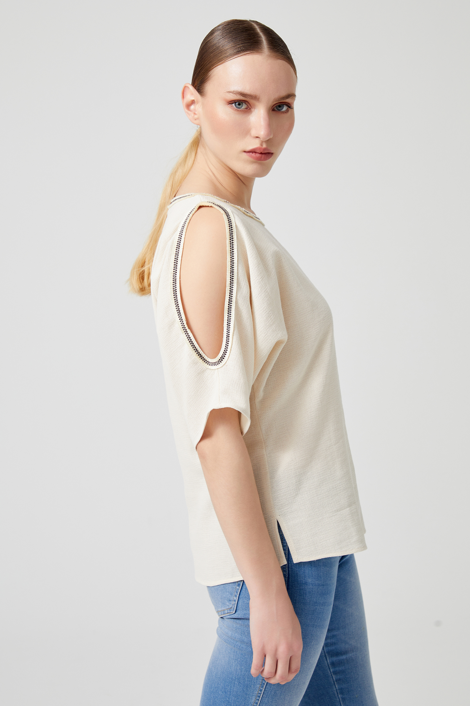 Omuz Dekolteli Doğal Bluz