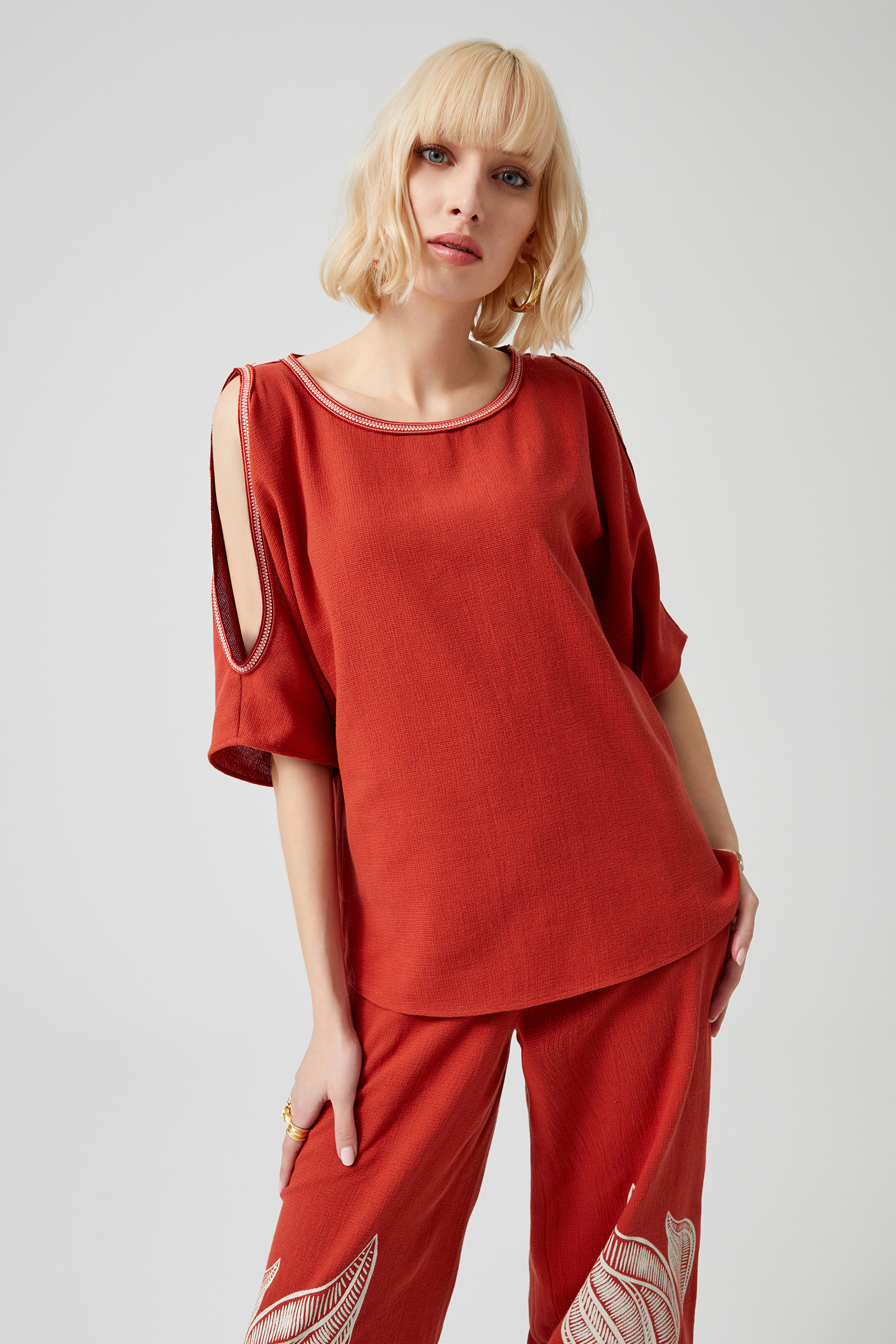 Omuz Dekolteli Doğal Bluz