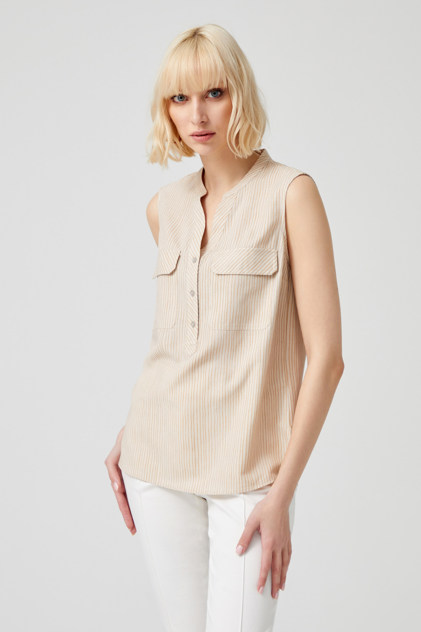 Yarım Patlı Kolsuz Bluz