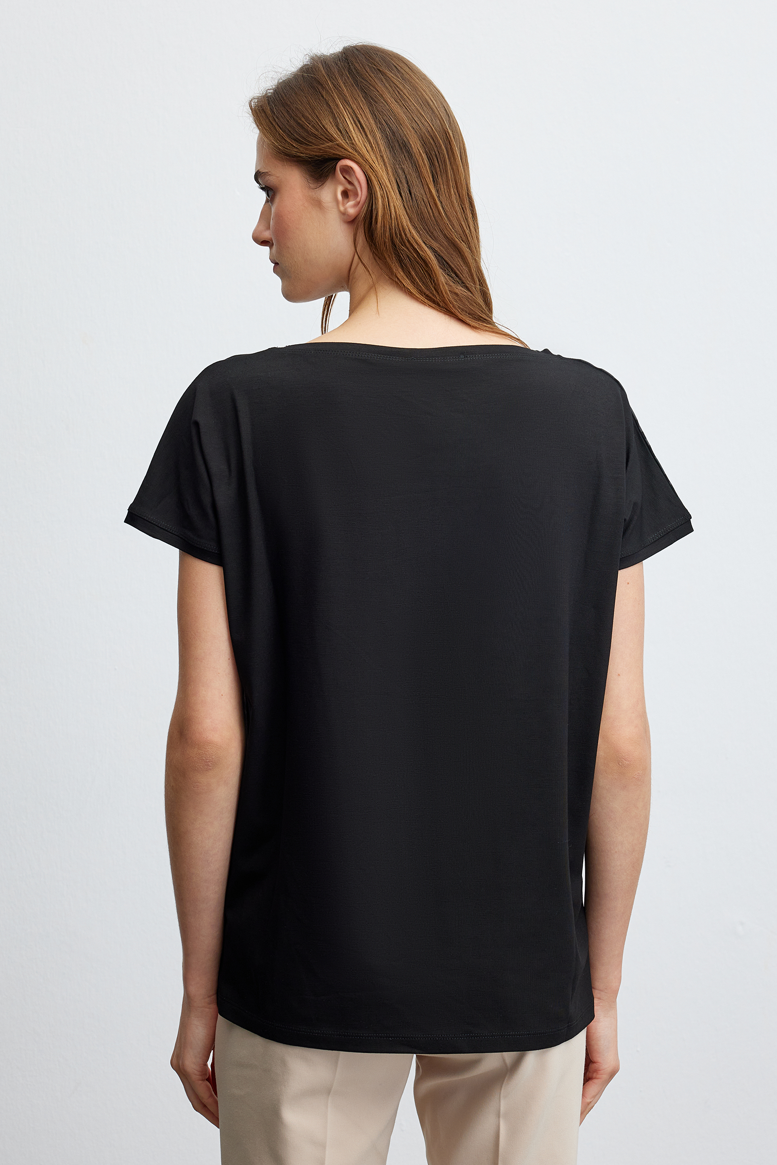 Pul İşlemeli T-Shirt