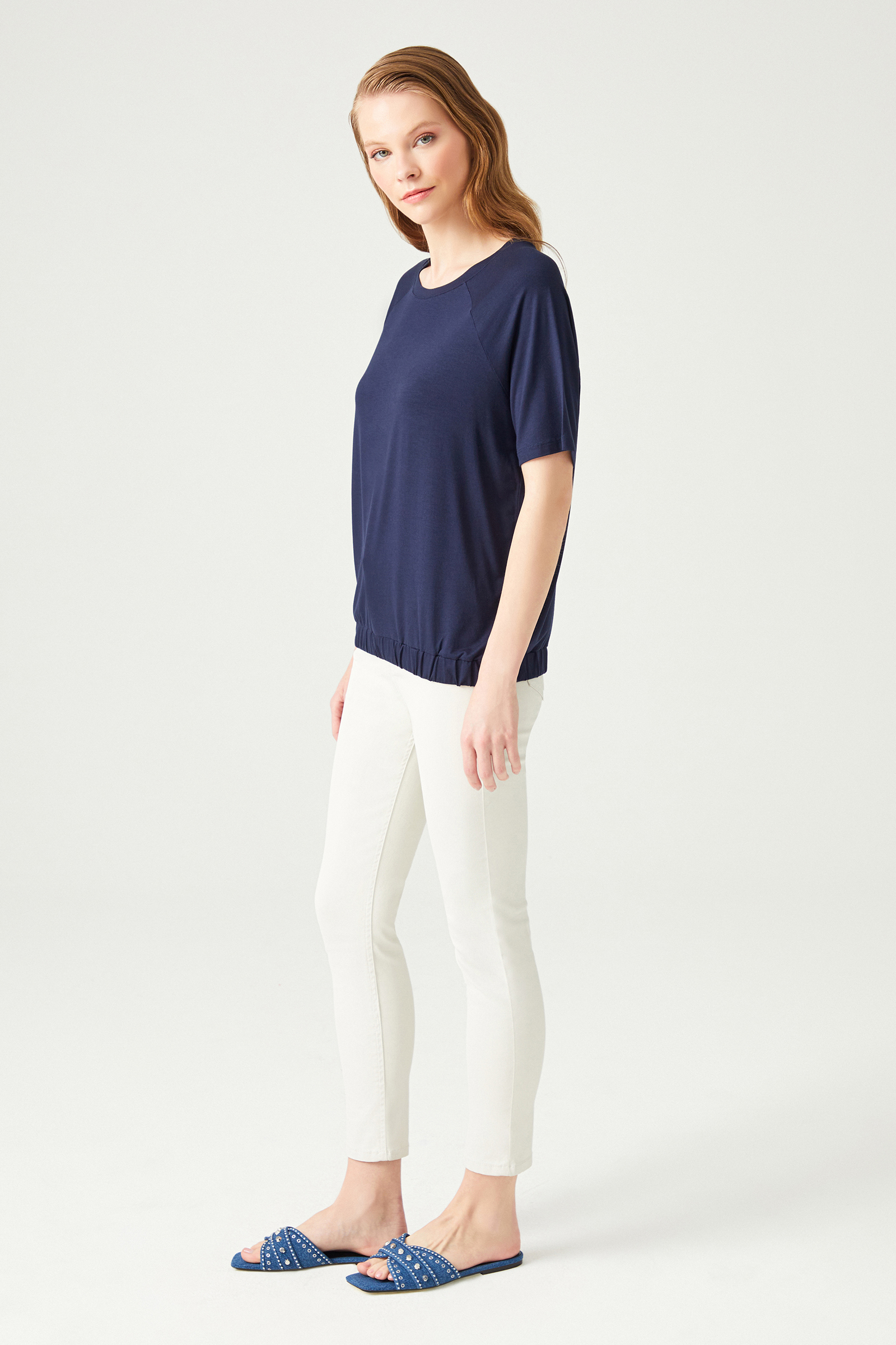 Etek Ucu Lastikli T-Shirt