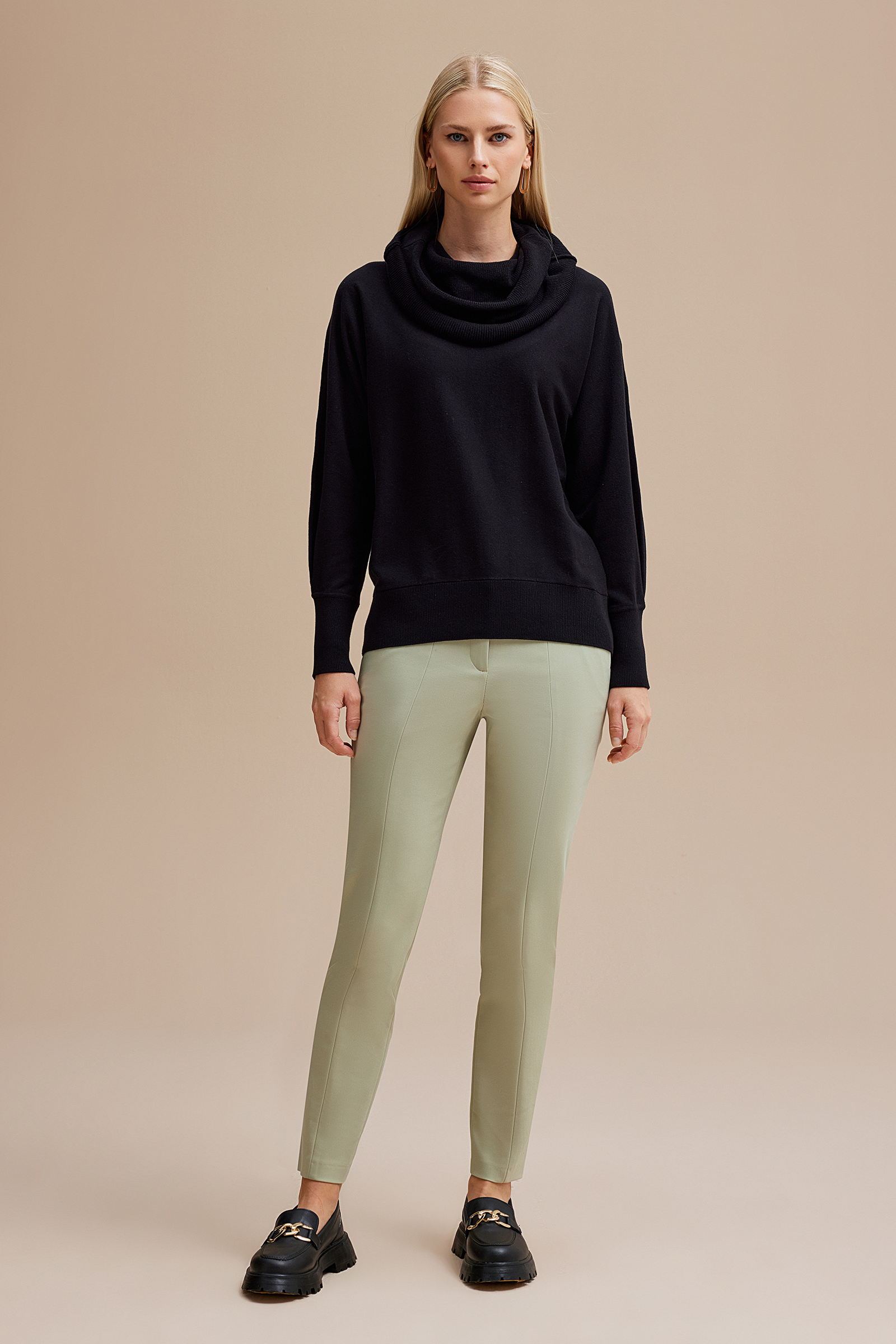 Dökümlü Yaka Triko Kazak