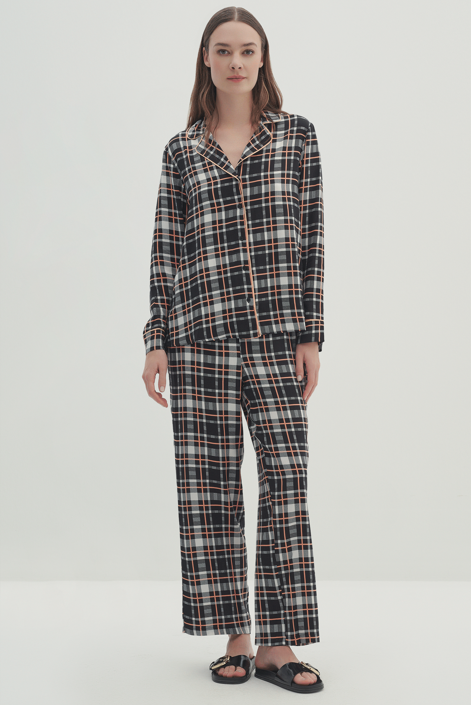 Uzun Kollu Desenli Pijama Takımı