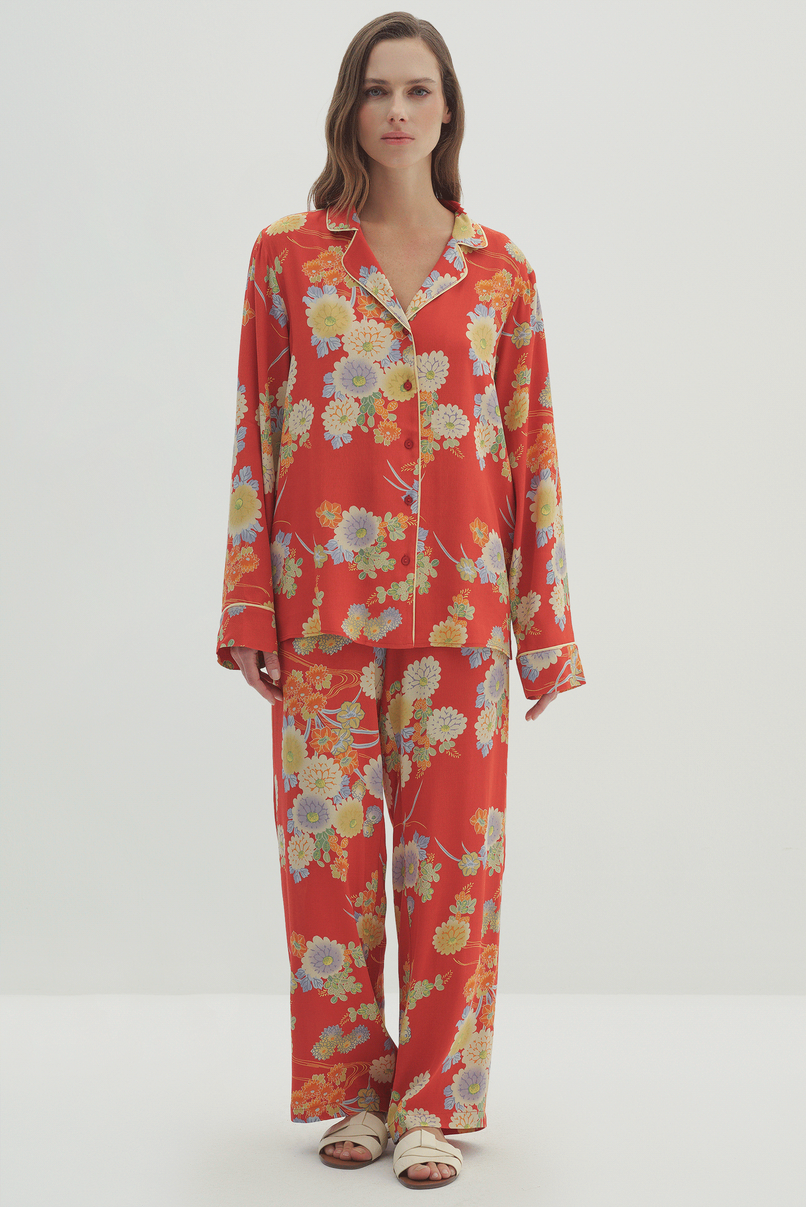 Uzun Kollu Desenli Pijama Takımı