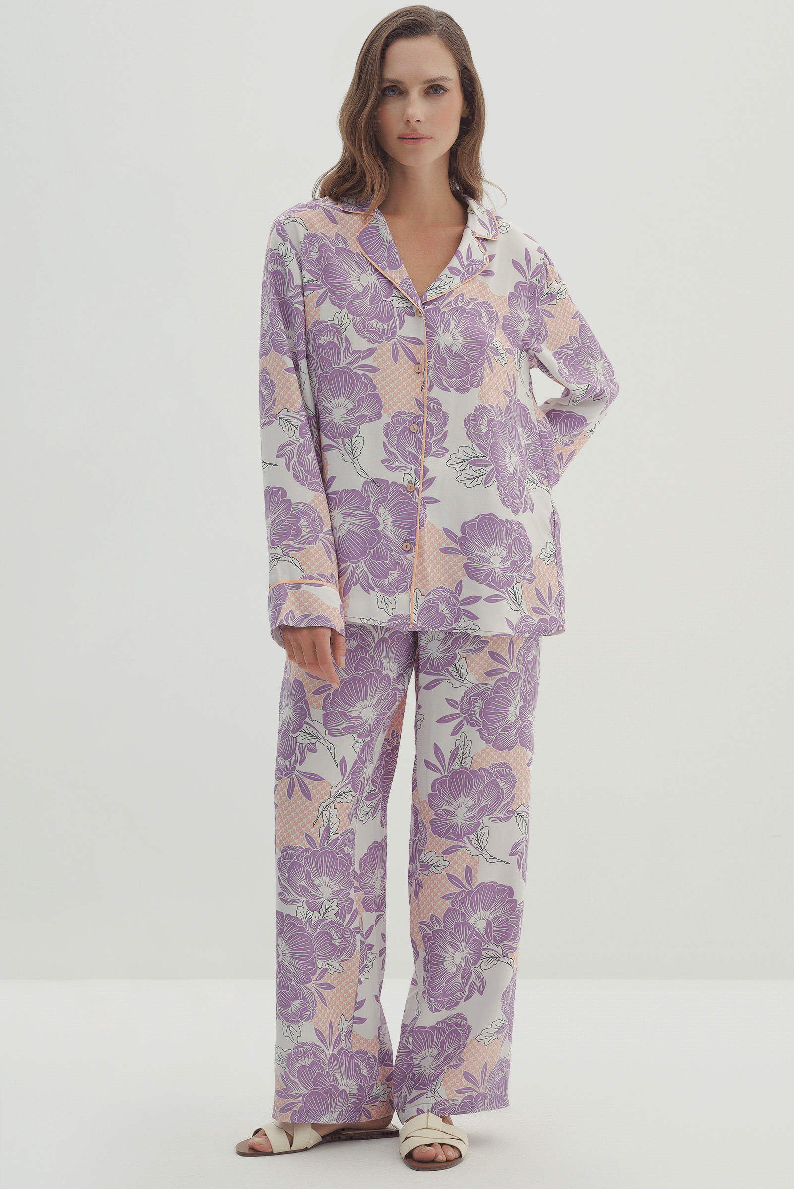 Uzun Kollu Desenli Pijama Takımı