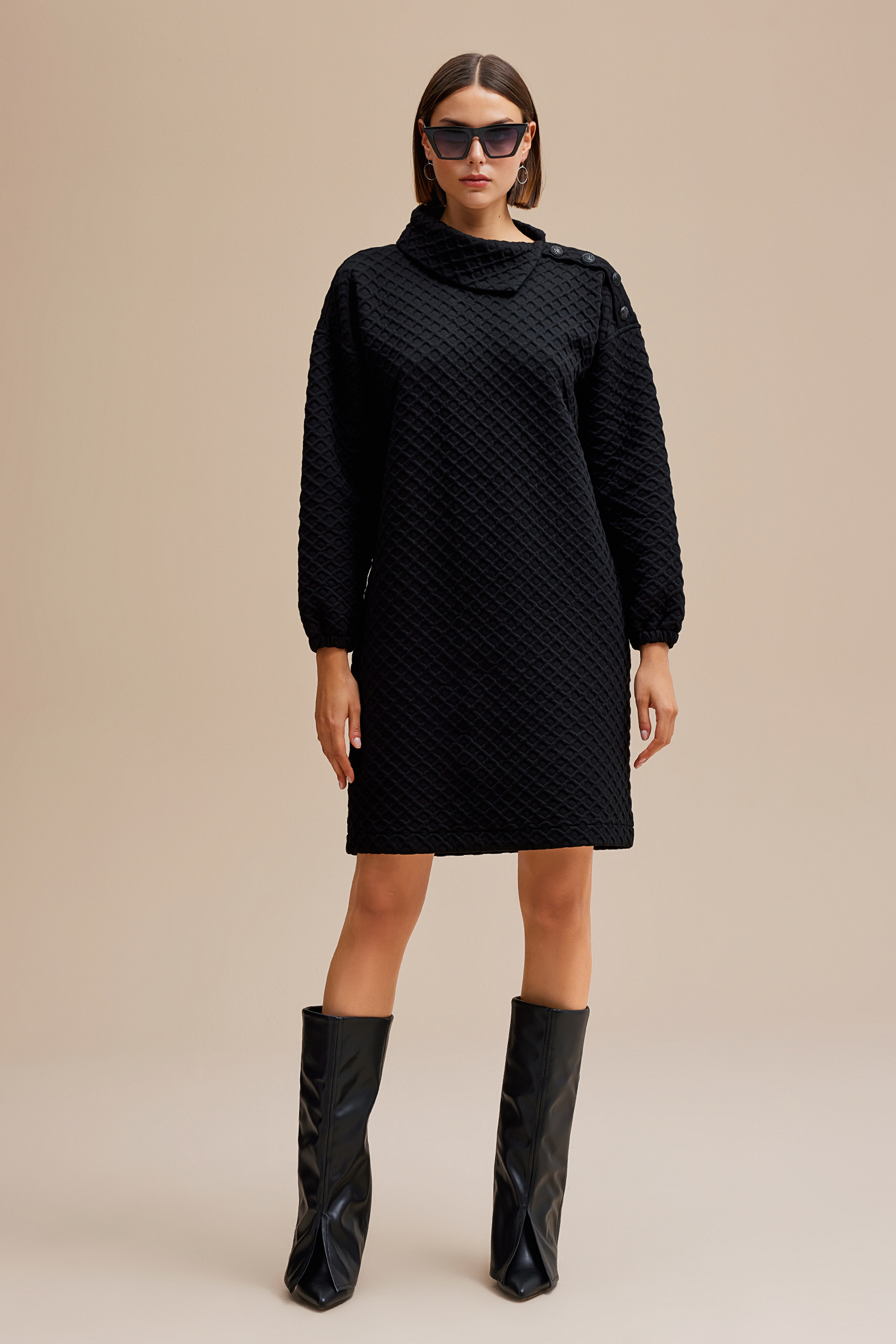 Kapitone Desenli Spor Elbise