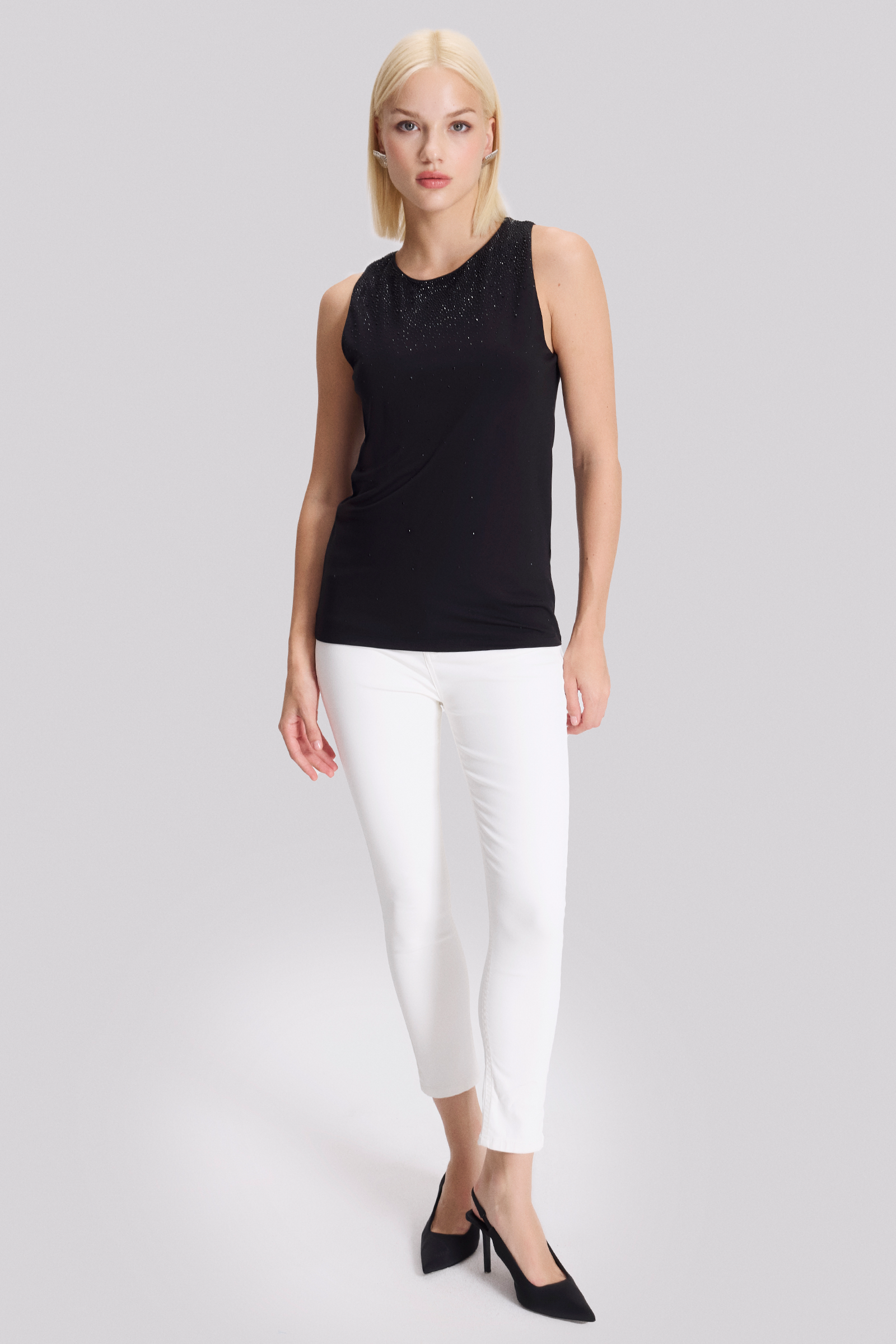 Yuvarlak Yaka Taş Detaylı Örme Bluz